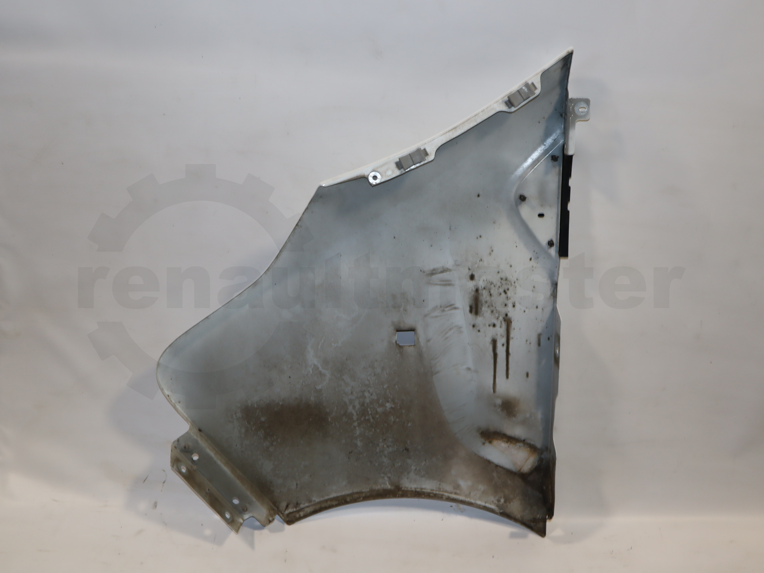 Крило переднє праве Renault Trafic (Opel Vivaro, Nissan NV300) 2014 -, 631001616R Б/В (1 сорт) Б/В