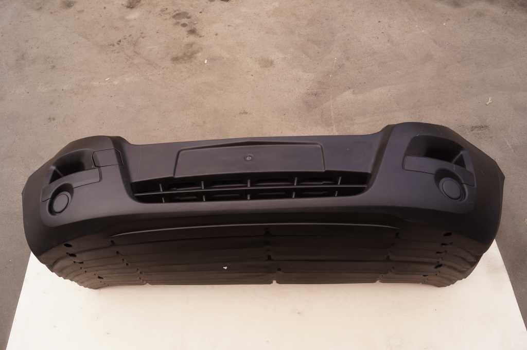 Бампер передній (без протитуманок) Opel Movano 2010 -, 620220008R Б/В