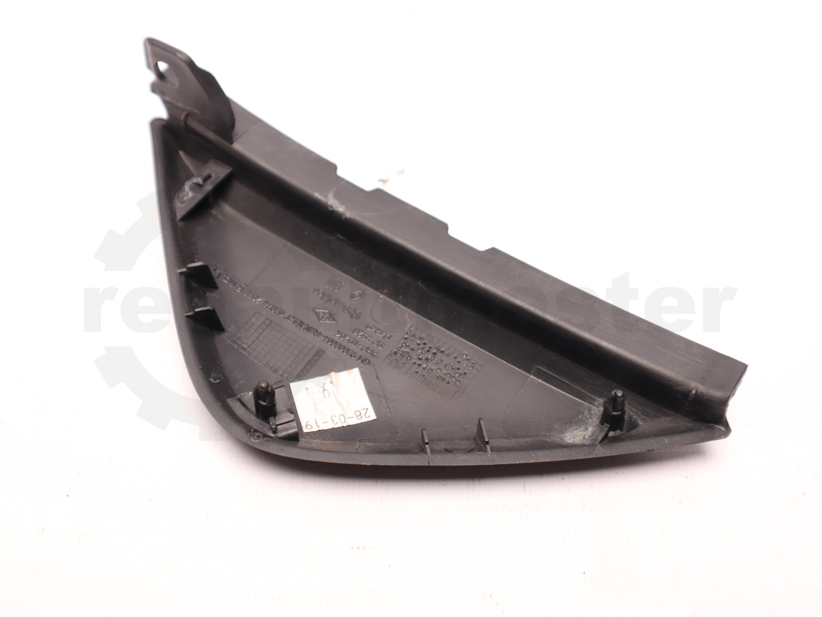 Трикутна накладка правого крила Renault Trafic (Opel Vivaro, Nissan NV300) 2014 -, 638742087R Б/В