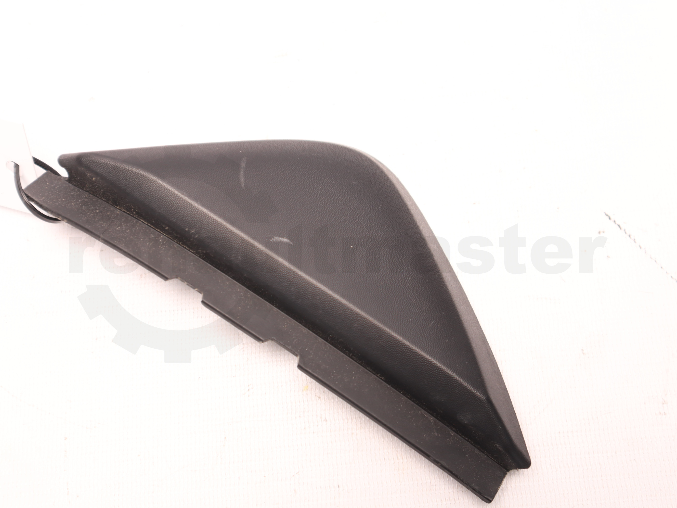 Трикутна накладка правого крила Renault Trafic (Opel Vivaro, Nissan NV300) 2014 -, 638742087R Б/В