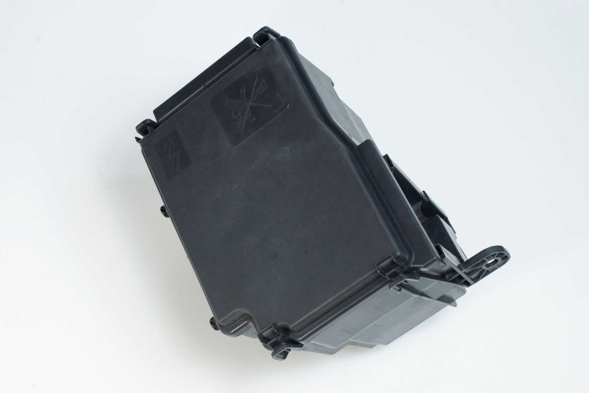 Корпус запобіжників (комплект) Renault Trafic (Opel Vivaro, Nissan NV300) 2014 -, 243503708R Б/В