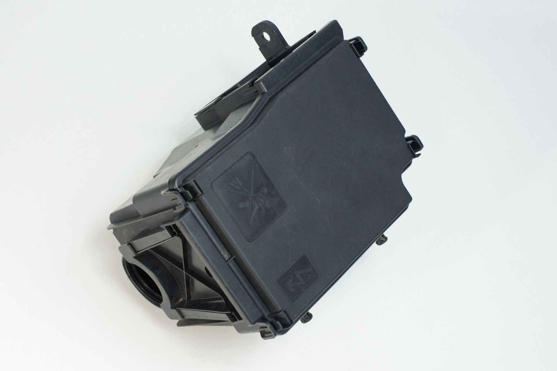 Корпус запобіжників (комплект) Renault Trafic (Opel Vivaro, Nissan NV300) 2014 -, 243503708R Б/В