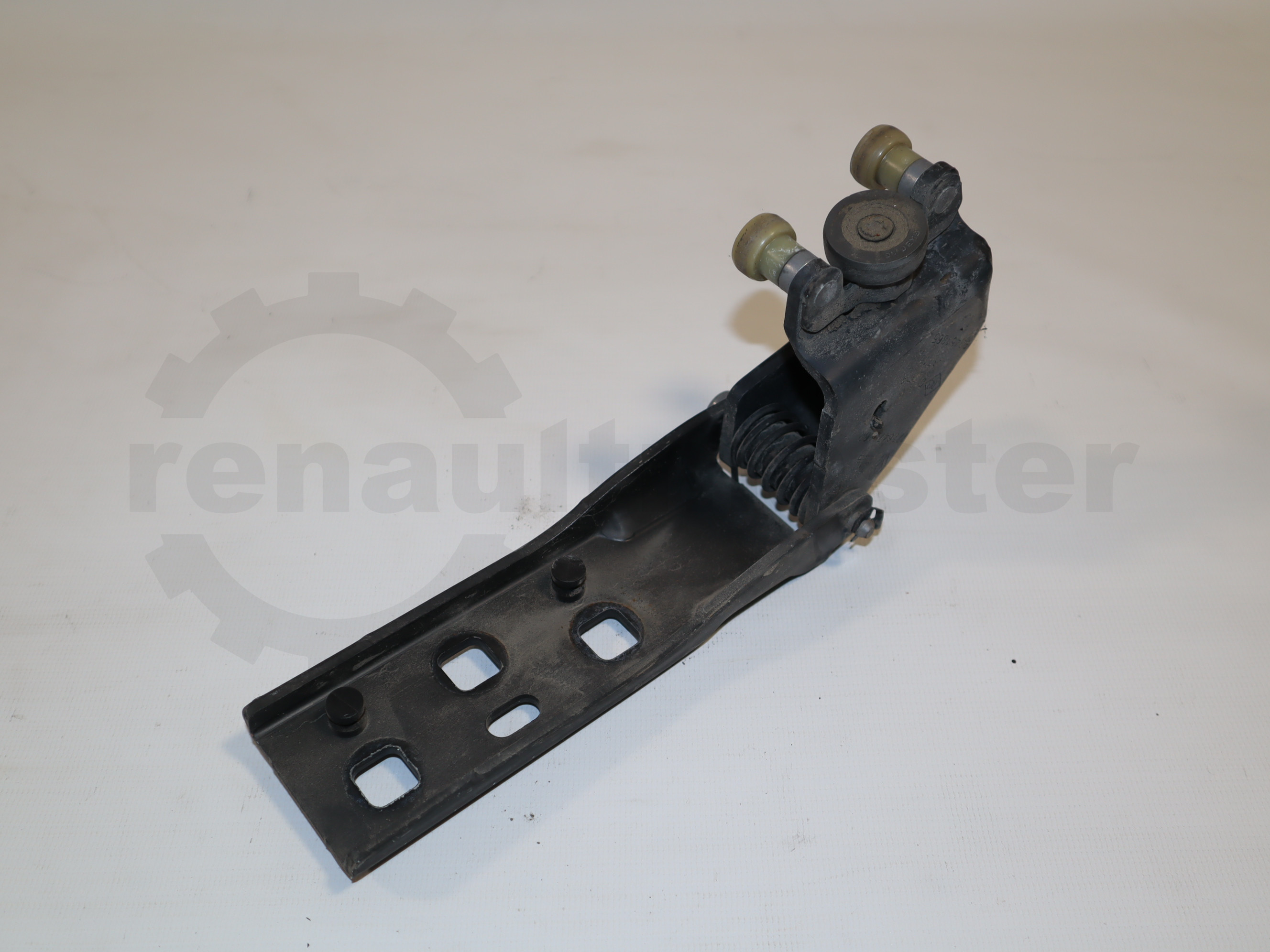 Ролик правих бокових дверей середній Renault Trafic (Opel Vivaro, Nissan NV300) 2014 -, 777647086R Б/В