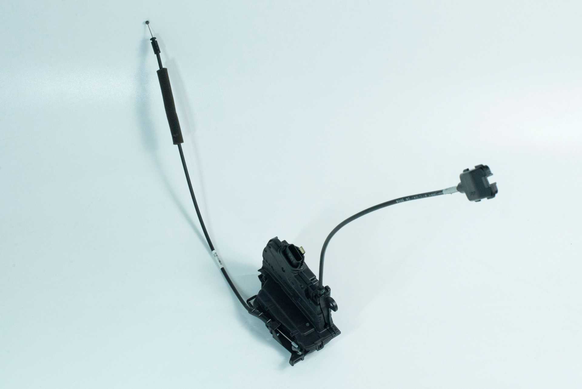 Замок правих передніх дверей Renault Trafic (Opel Vivaro, Nissan NV300) 2014 -, 805027088R Б/В