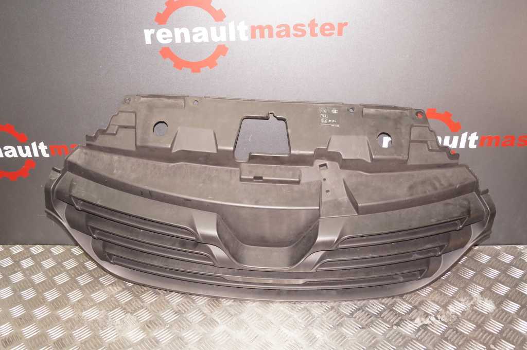 Решітка радіатора Renault Trafic 2014 -, 623108673R Б/В