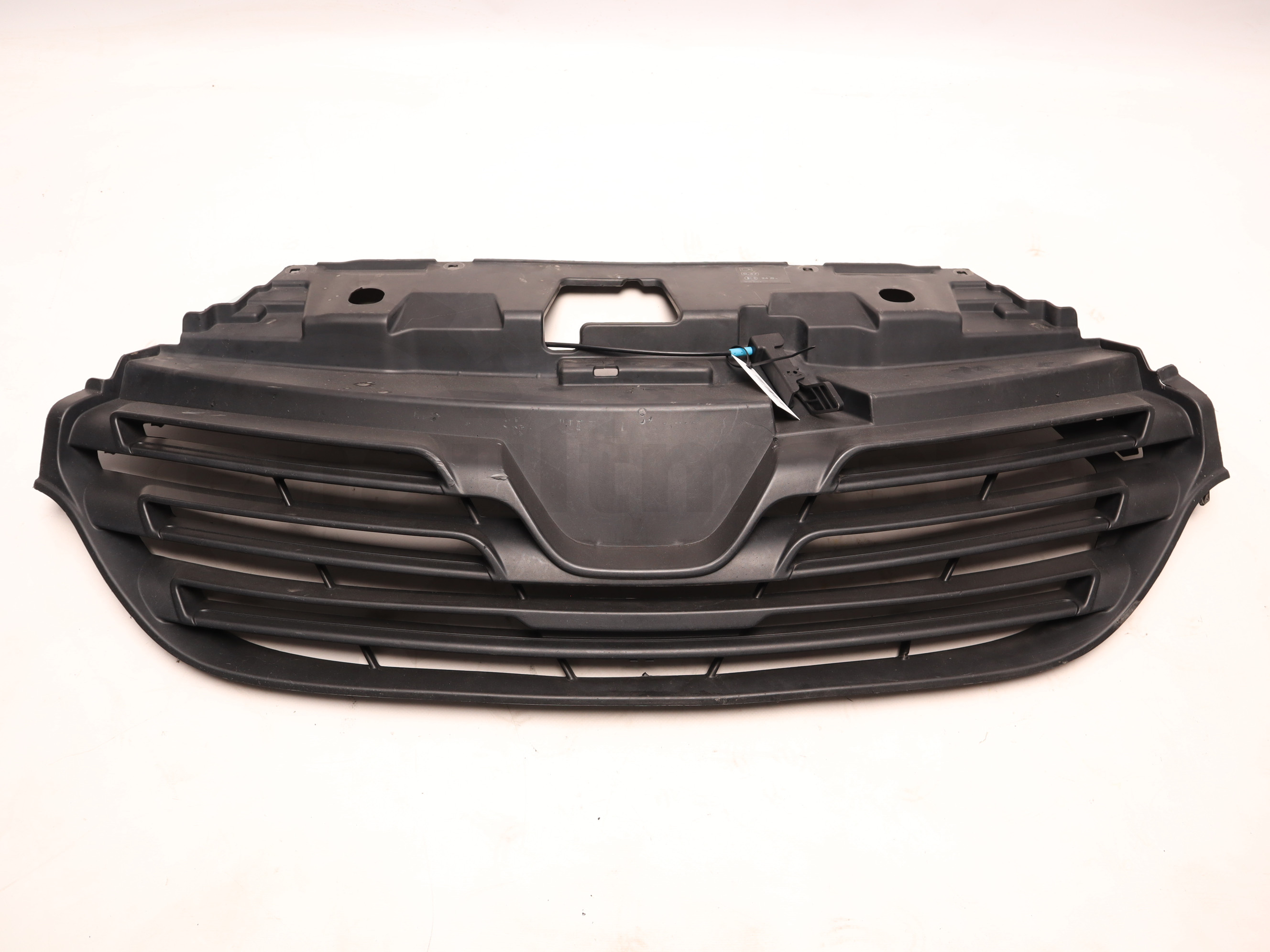 Решітка радіатора Renault Trafic 2014 -, 623108673R Б/В