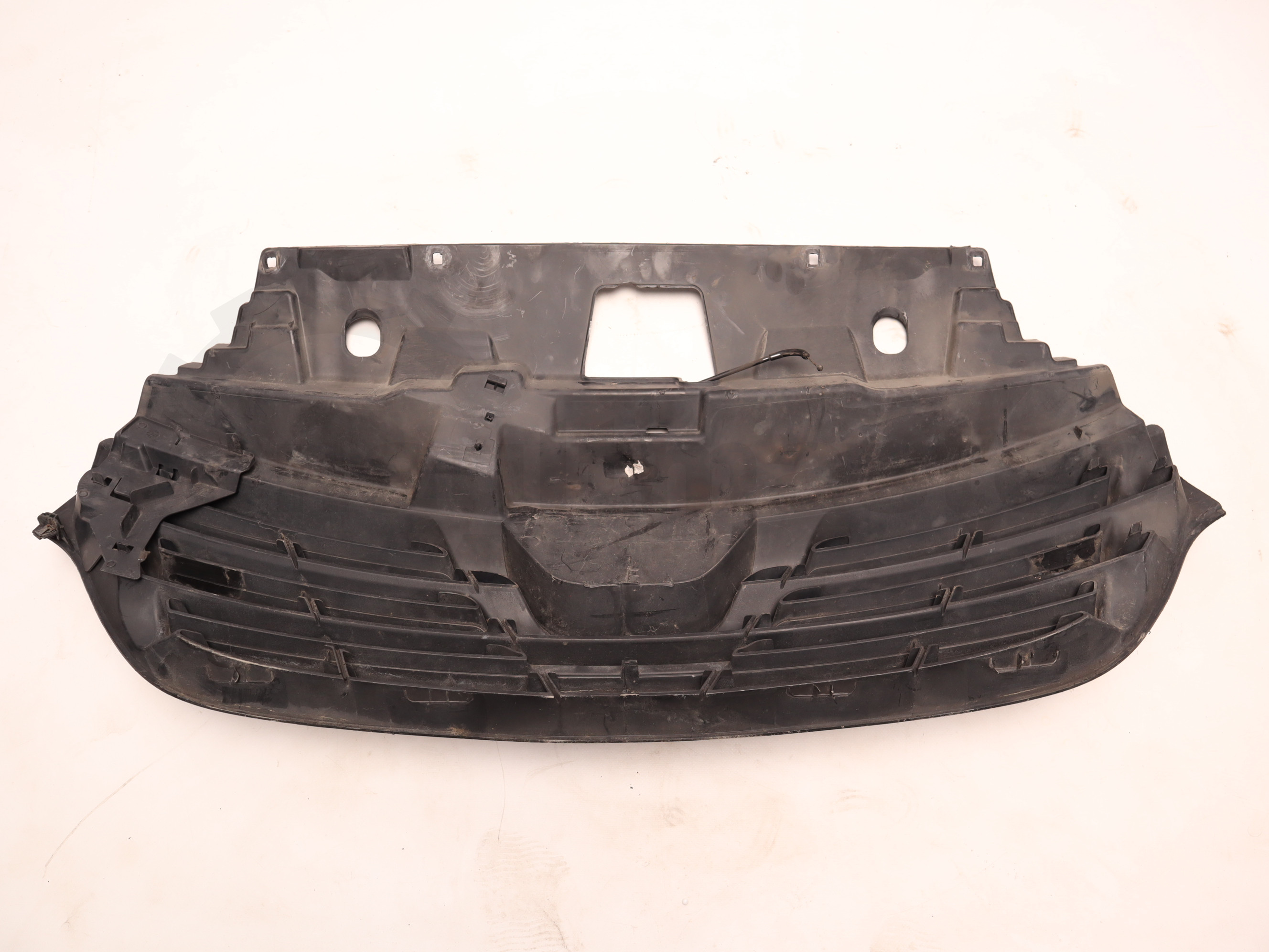 Решітка радіатора Renault Trafic 2014 -, 623108673R Б/В