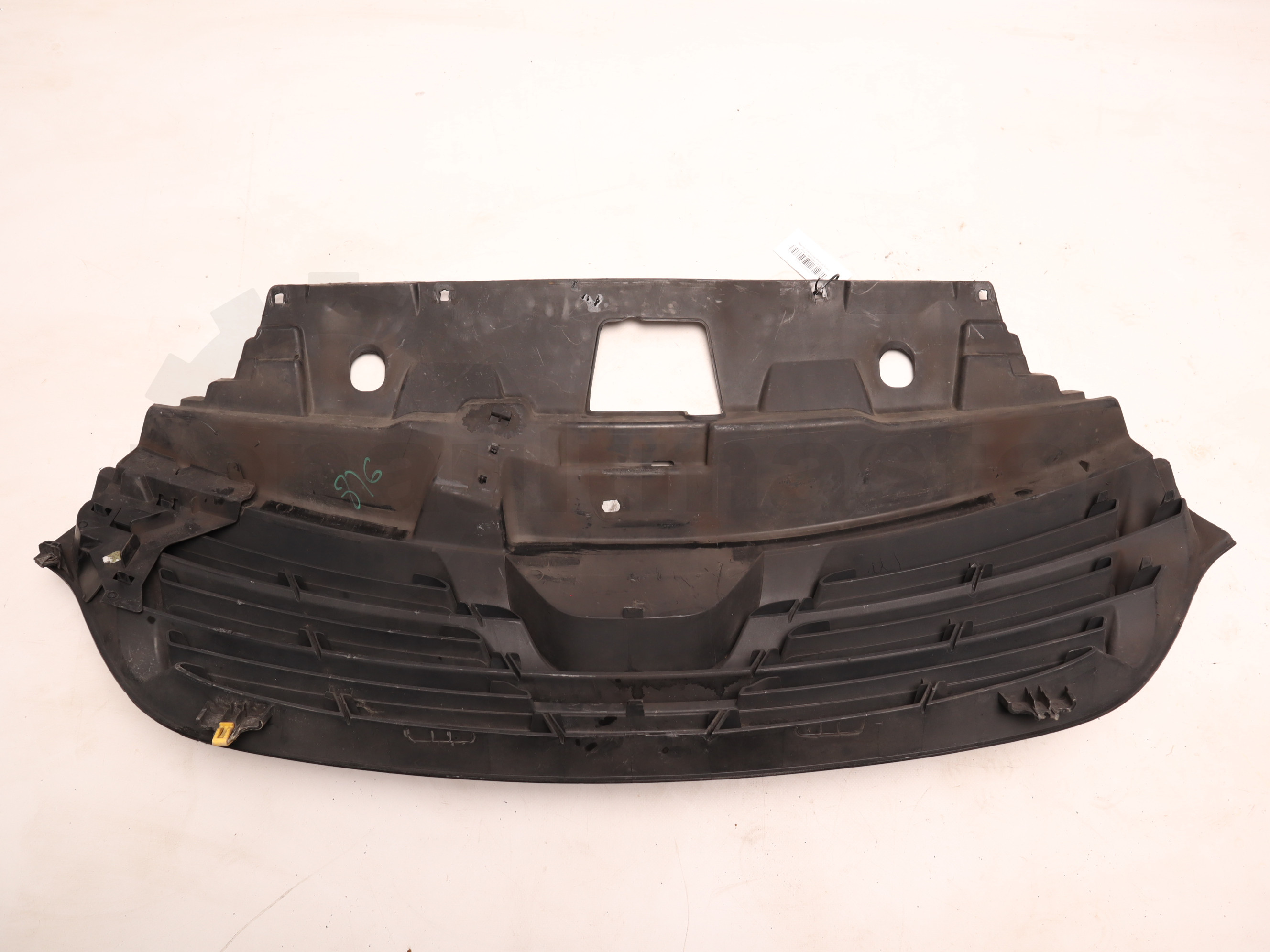 Решітка радіатора Renault Trafic 2014 -, 623108673R Б/В