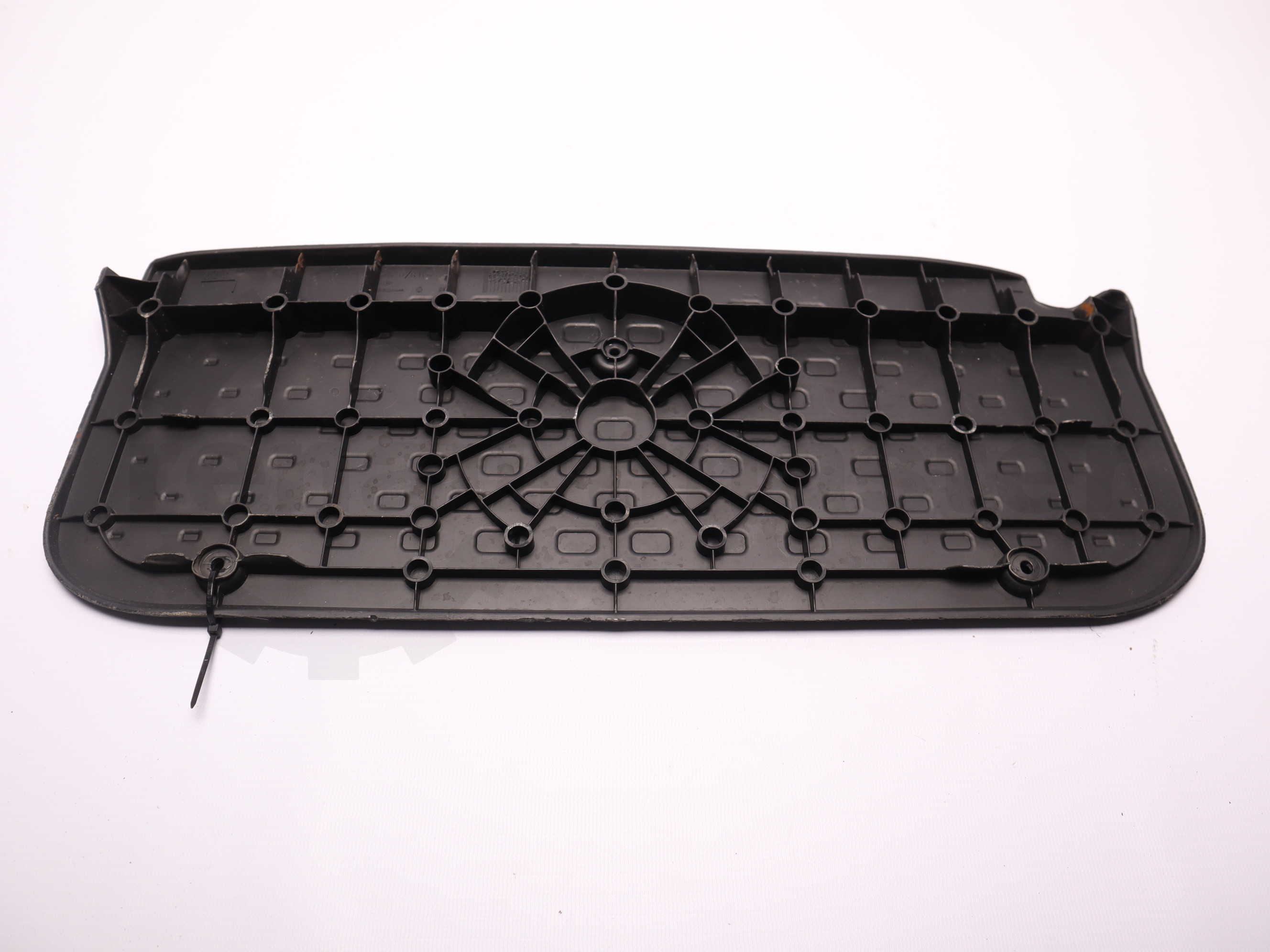 Накладка (підніжка) порогу бокових розсувних правих дверей Renault Trafic (Opel Vivaro, Nissan NV300) 2014 -, 788128791R Б/В