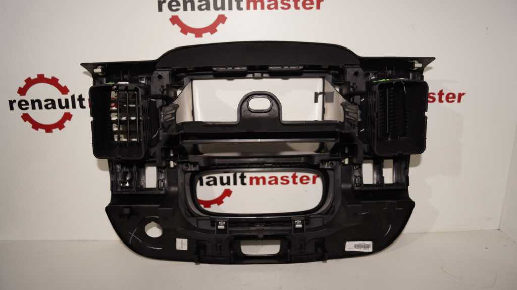 Декор центральної консолі Renault Trafic  (Opel Vivaro, Nissan NV300), 2014-, 682607479R Б/В