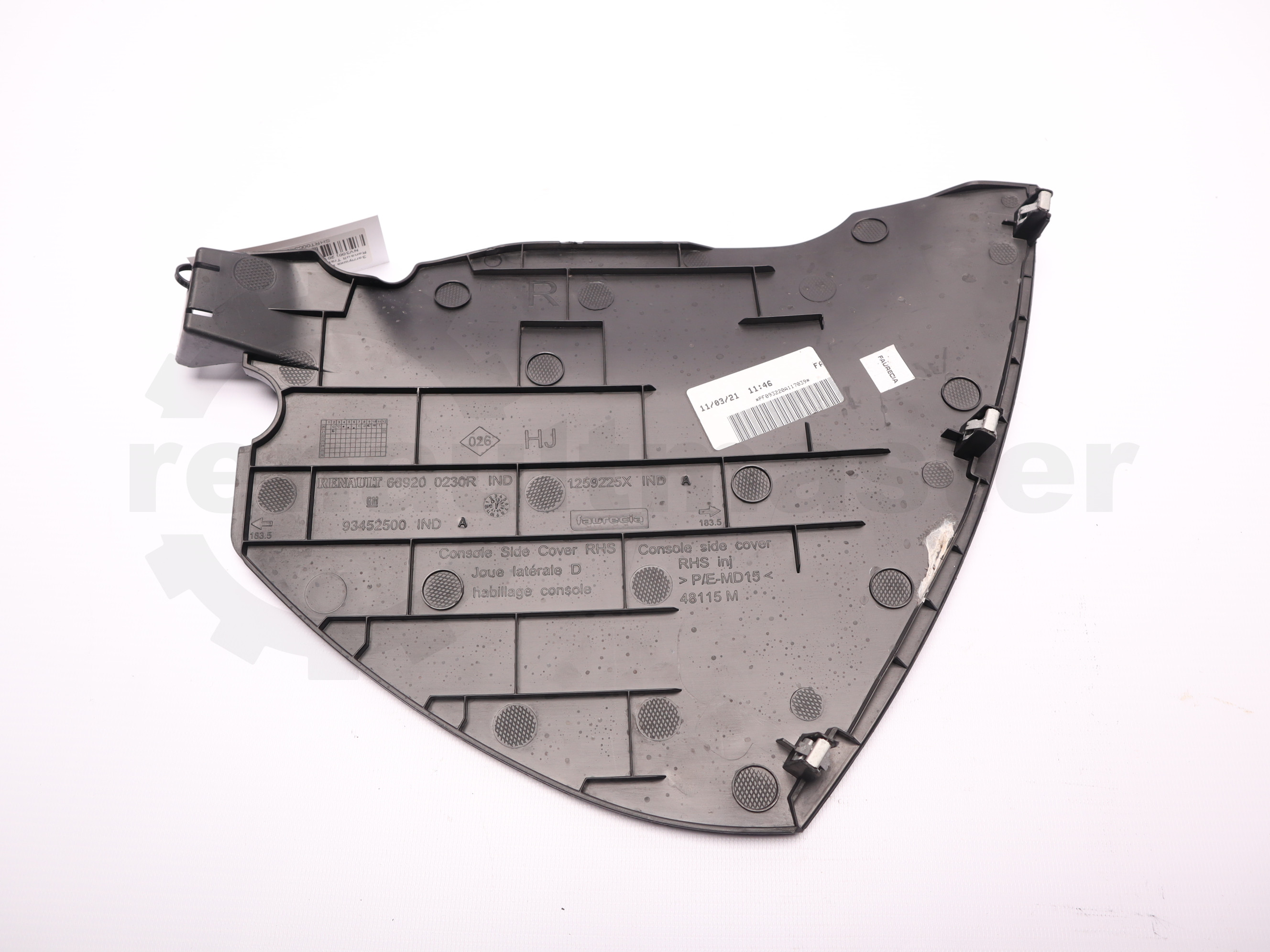 Заглушка консолі торпеди права Renault Trafic (Opel Vivaro, Nissan NV300) 2014 -, 689200230R Б/В