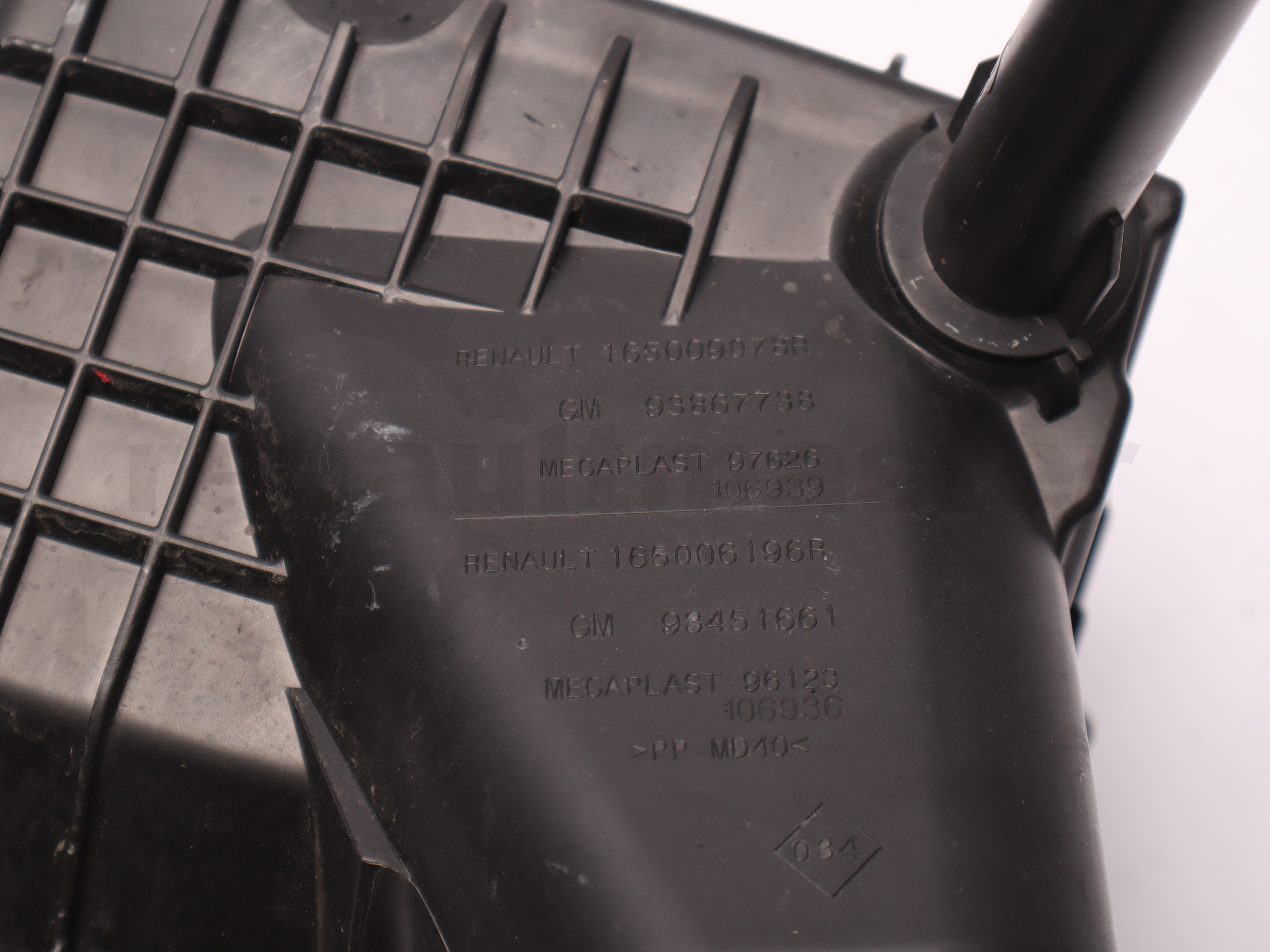 Корпус повітряного фільтра Renault Trafic (Opel Vivaro, Nissan NV300) 2014 -, 165006196R Б/В