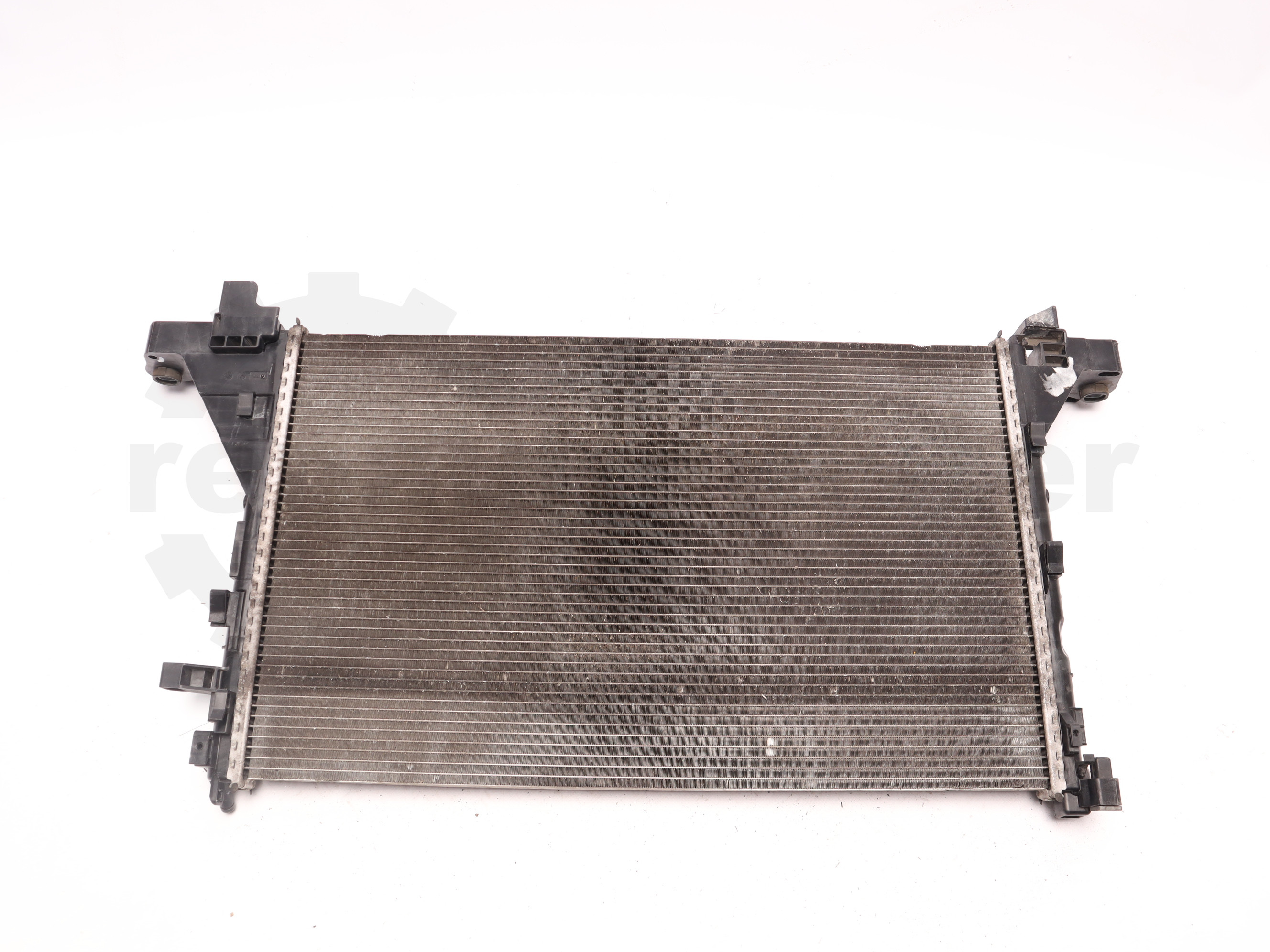 Радіатор водяний, основний (патрубки по діагоналі) Renault Master (Opel Movano, Nissan NV400) 2010 -,  214108535R Б/В