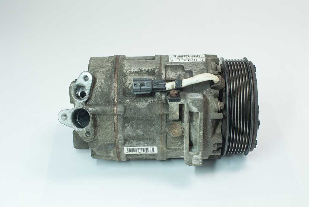 Компресор кондиціонера Renault Master/Trafic (Opel Movano/Vivaro, Nissan NV400/NV300) 2010 -, 8200848916 Б/В