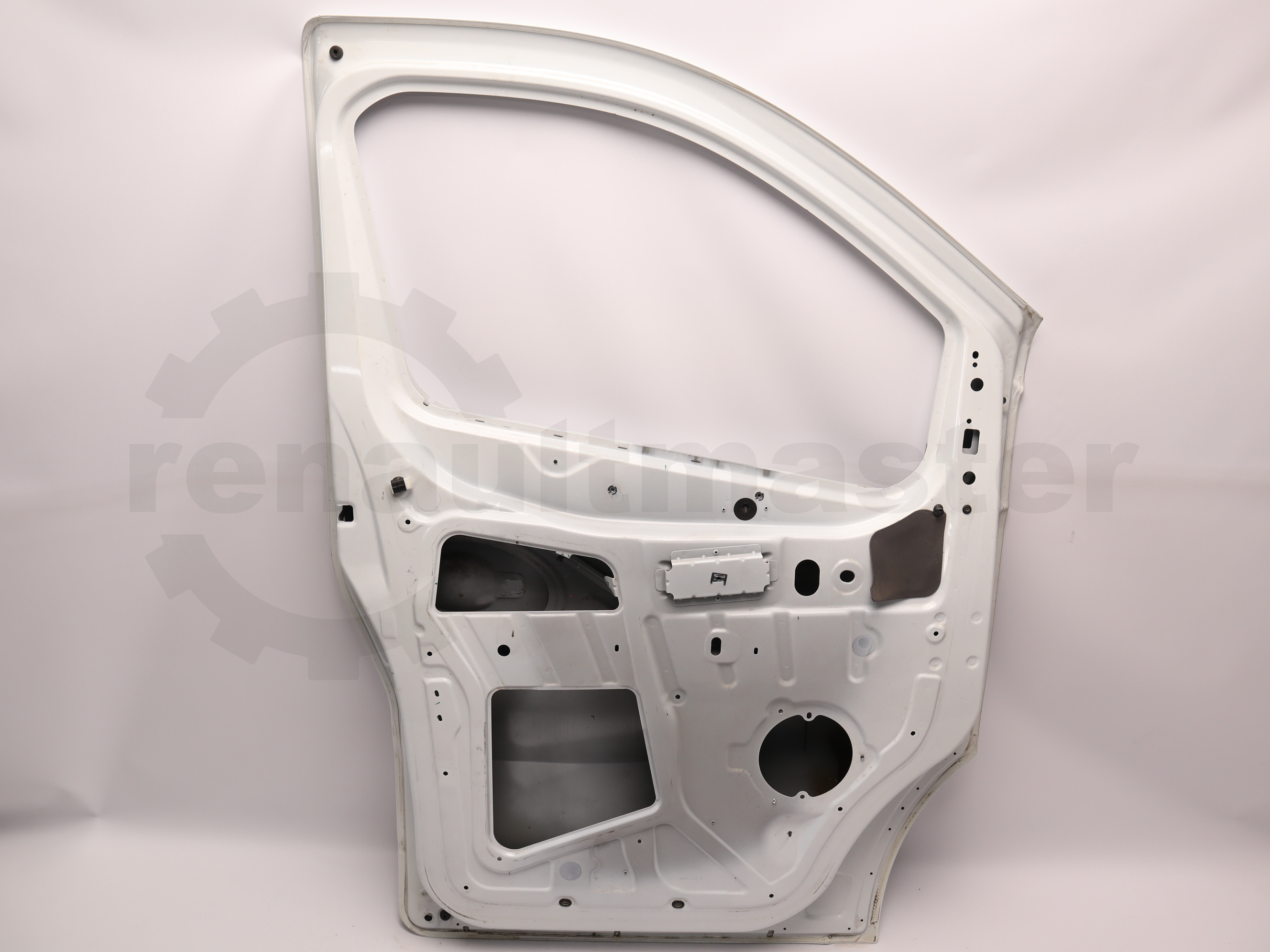Двері передні ліві Renault Trafic (Opel Vivaro, Nissan NV300) 2014 -, 801011024R Б/В
