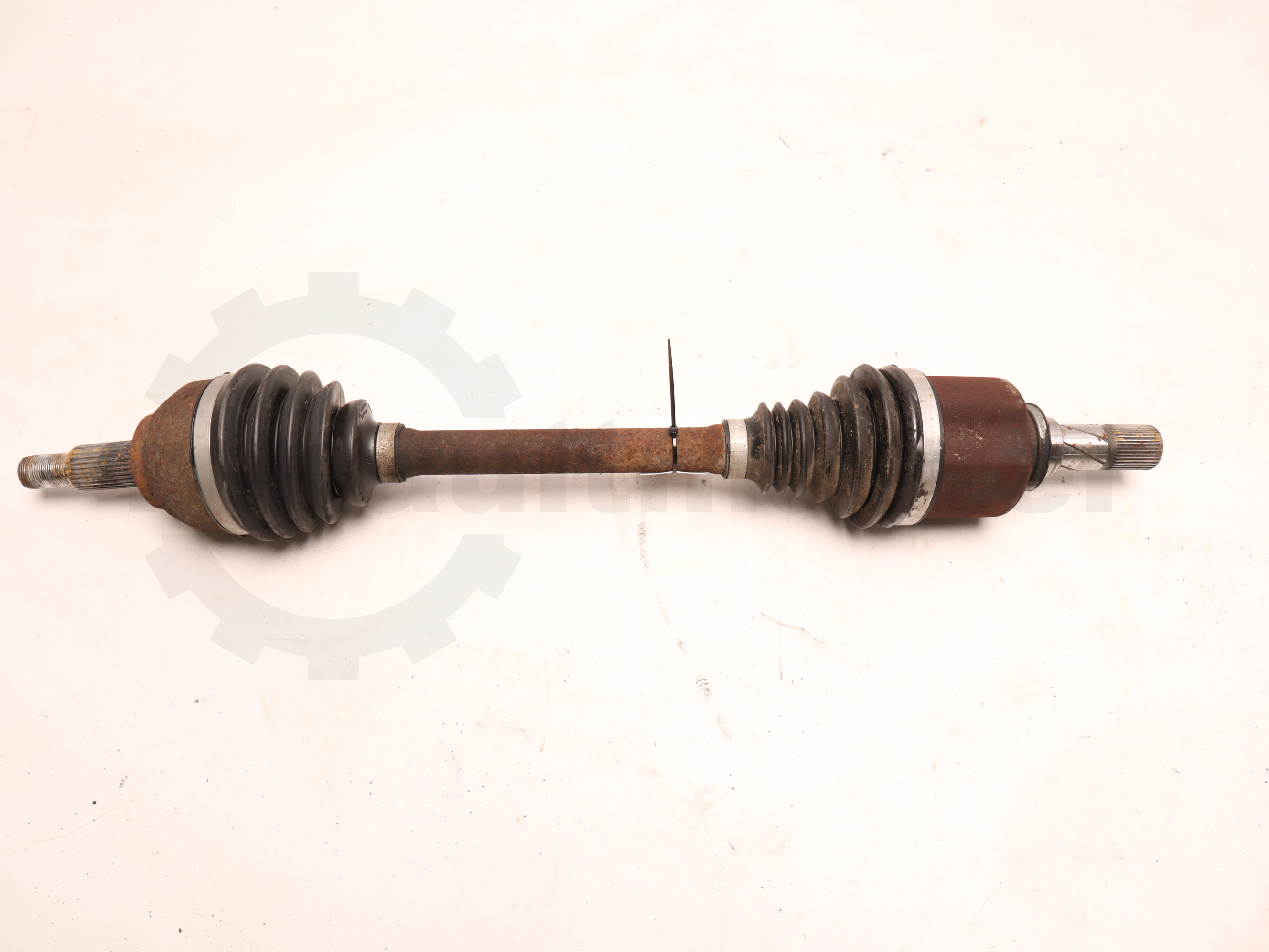 Напіввісь ліва Renault Trafic (Opel Vivaro, Nissan NV300) 2014 -, 391018696R Б/В