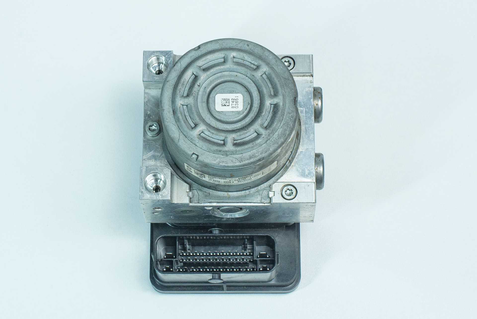 Блок ABS Renault Trafic (Opel Vivaro, Nissan NV300) 2014 -, 476609147R Б/В