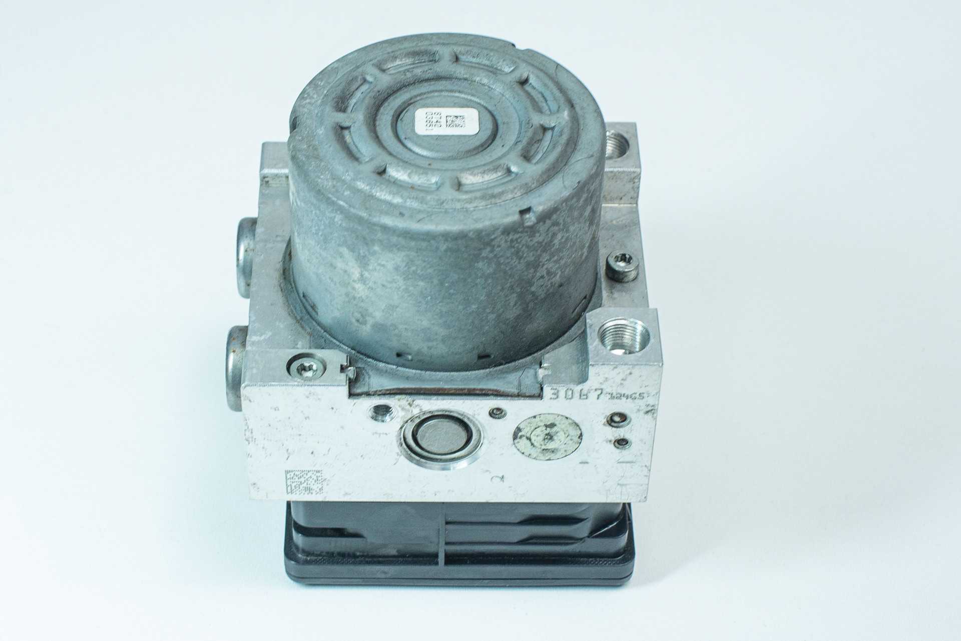 Блок ABS Renault Trafic (Opel Vivaro, Nissan NV300) 2014 -, 476609147R Б/В