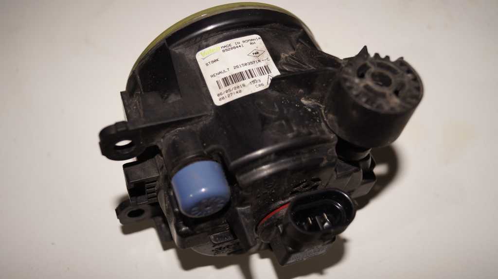 Фара передня протитуманна права Renault Trafic (Opel Vivaro, Nissan NV300) 2014 -, 261503971R Б/В