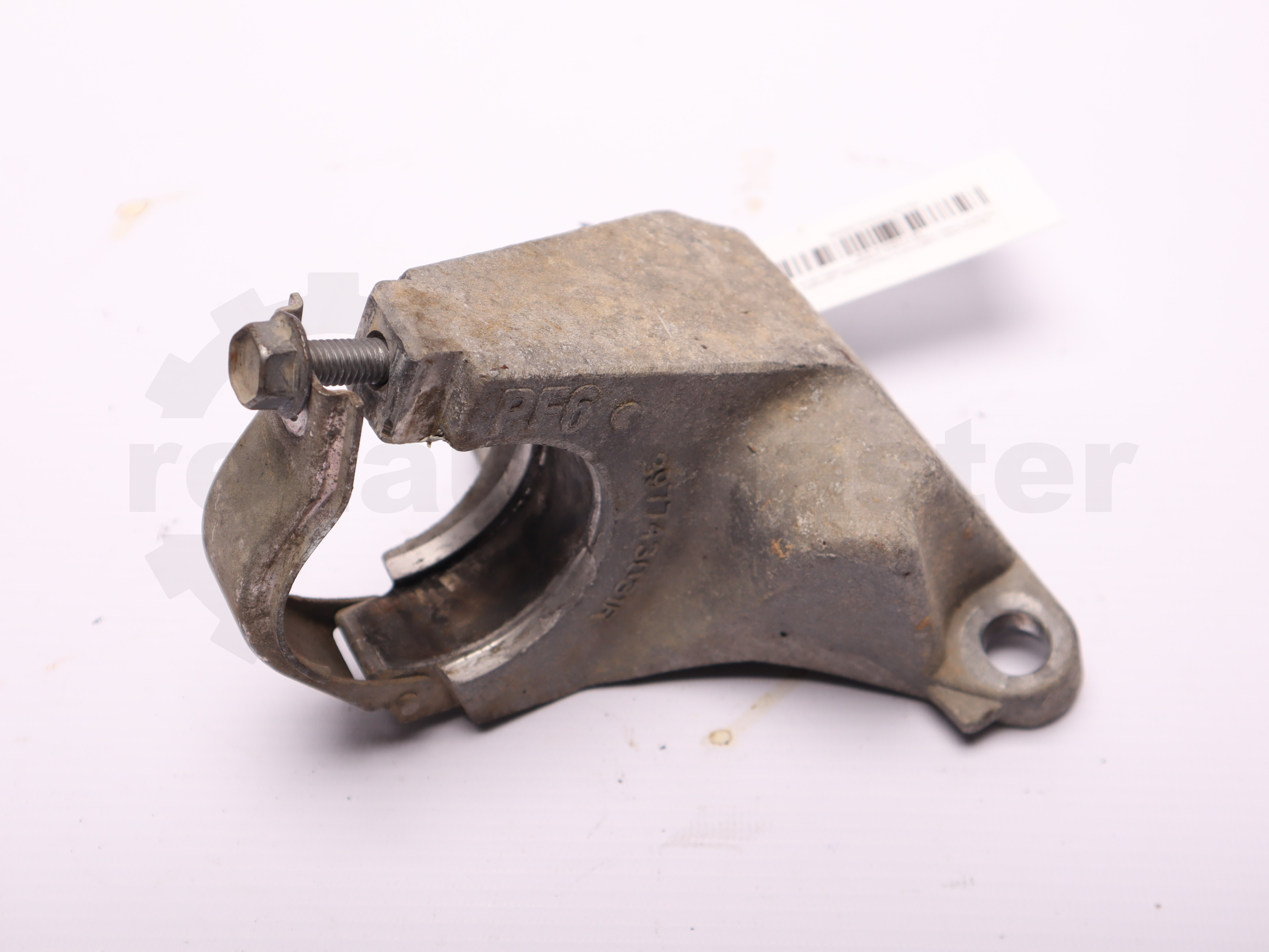 Кронштейн підвісного підшипника напіввісі Renault Trafic (Opel Vivaro, Nissan NV300) 2014 -, 397743031R Б/В