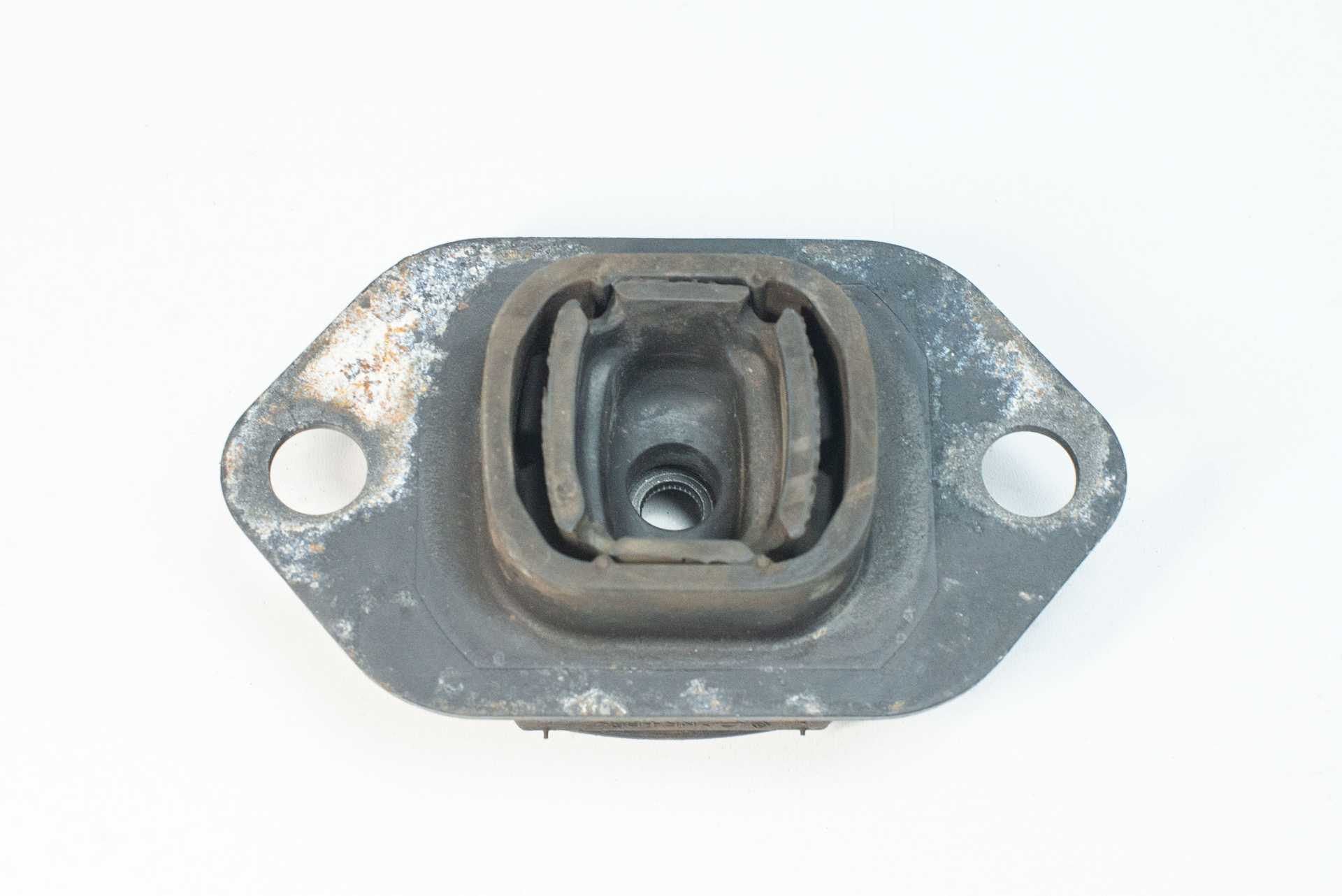 Подушка КПП ліва Renault Trafic (Opel Vivaro, Nissan NV300) 2014 -,  112204BB0A Б/В