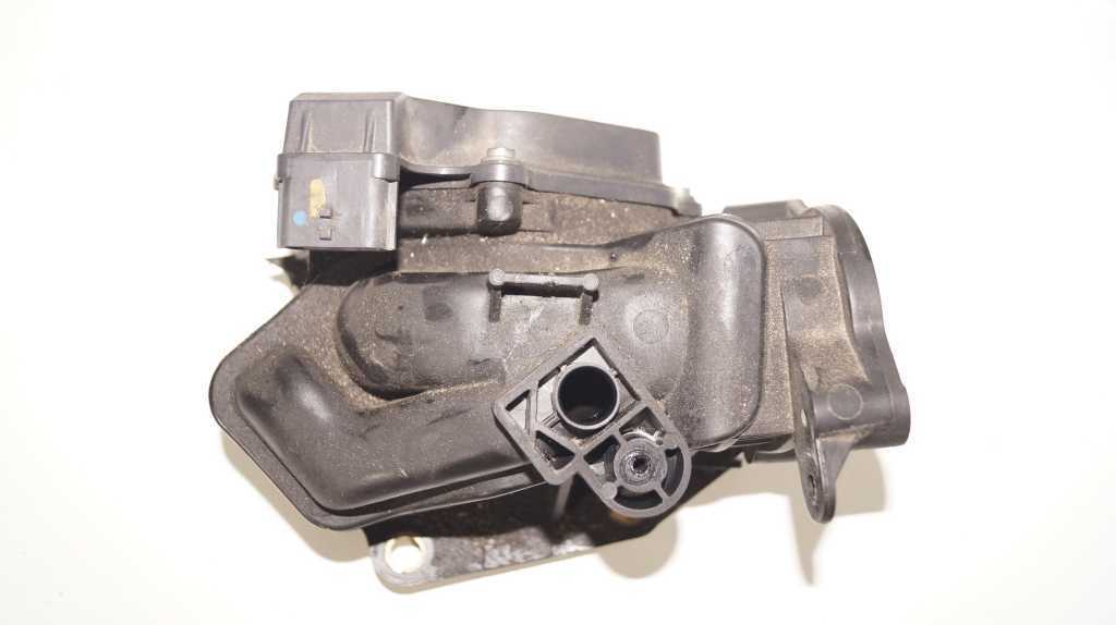 Клапан EGR Renault Trafic (Opel Vivaro, Nissan NV300) 2014 -, 145138377R Б/В
