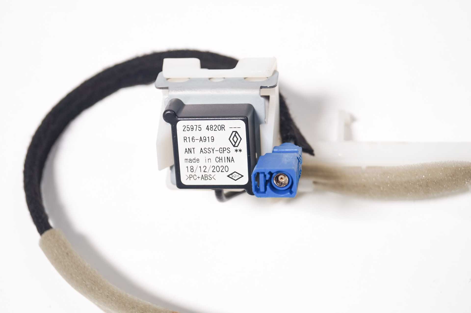 Антена GPS навігації Renault Master/Trafic (Opel Movano/Vivaro, Nissan NV400/NV300) 2010 -, 259756260R Б/В