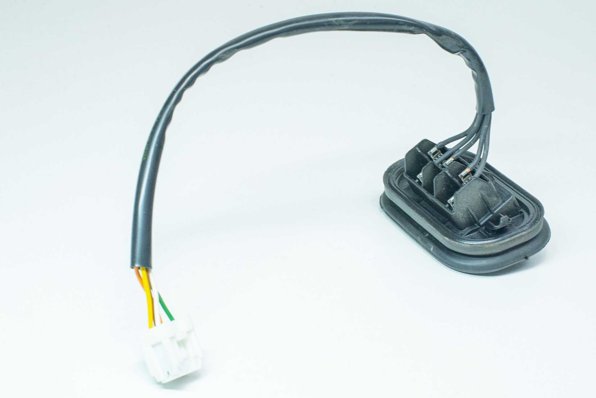 Контакт бокових дверей (на стійку) Renault Trafic (Opel Vivaro, Nissan NV300) 2014 -, 252167749R Б/В