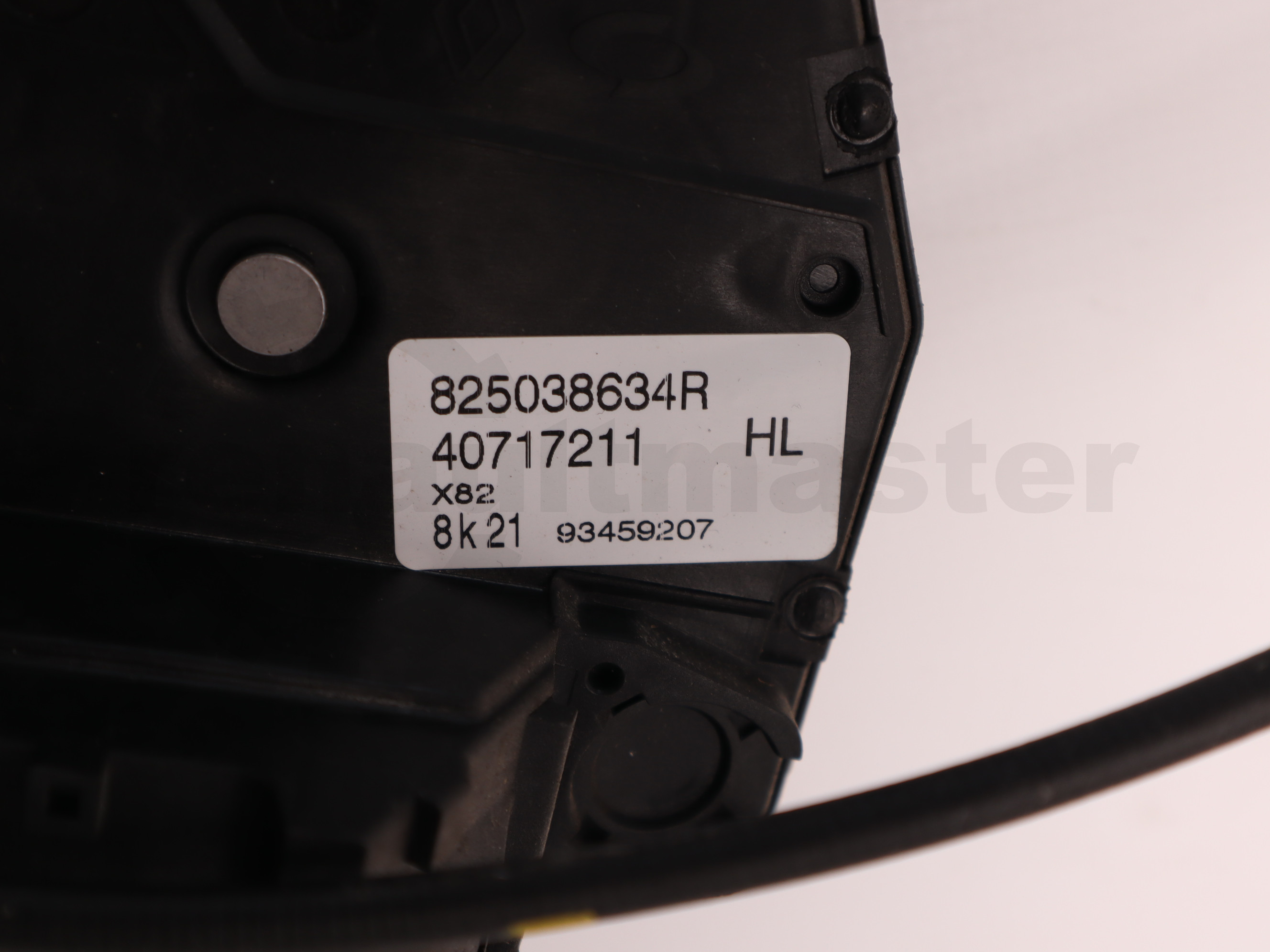 Замок лівих бокових розсувних дверей Renault Trafic (Opel Vivaro, Nissan NV300) 2014 -, 825038634R Б/В