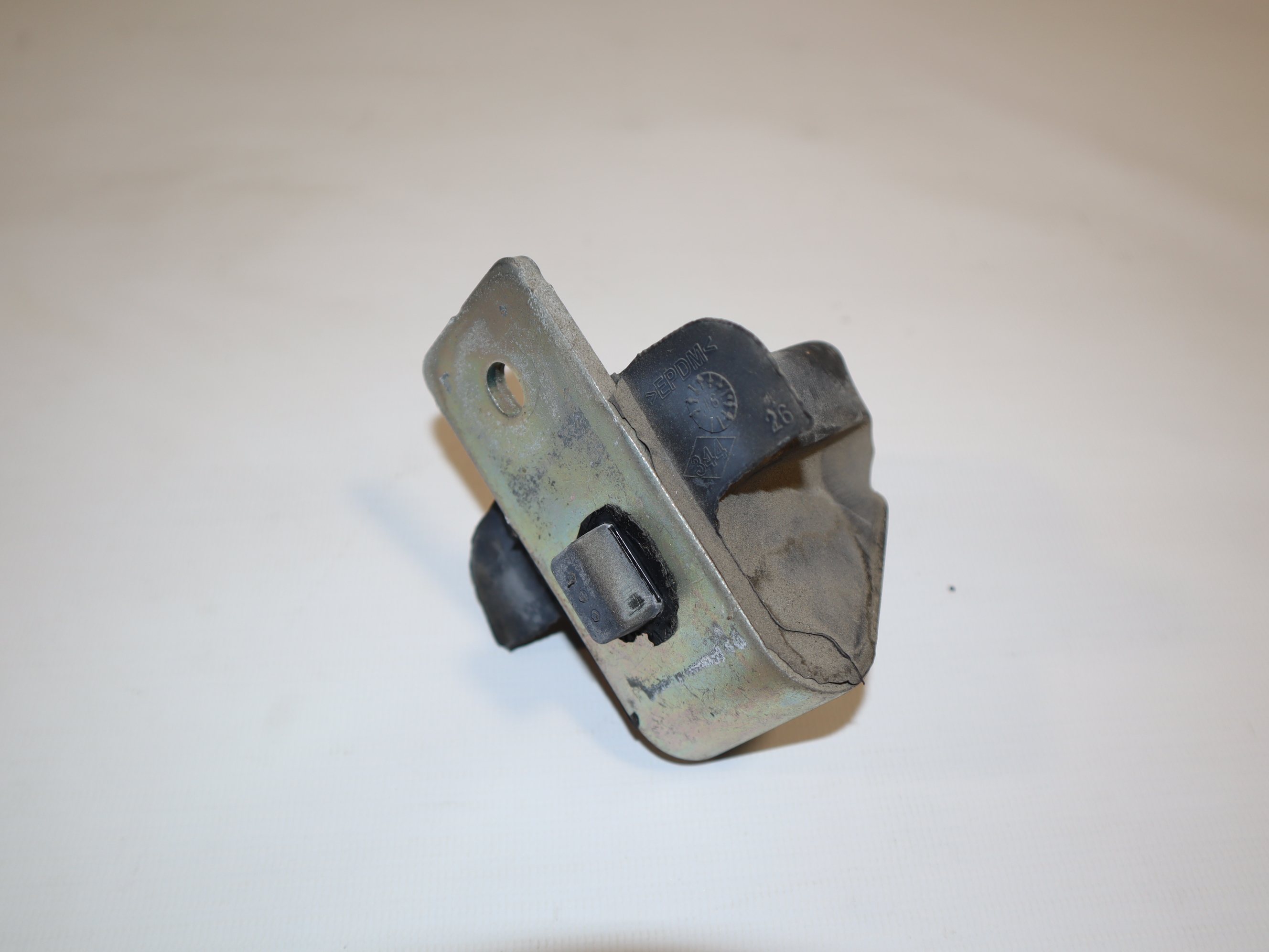 Відбійник розсувних дверей  Renault Trafic (Opel Vivaro, Nissan NV300) 2014 -, 8200573423 Б/В