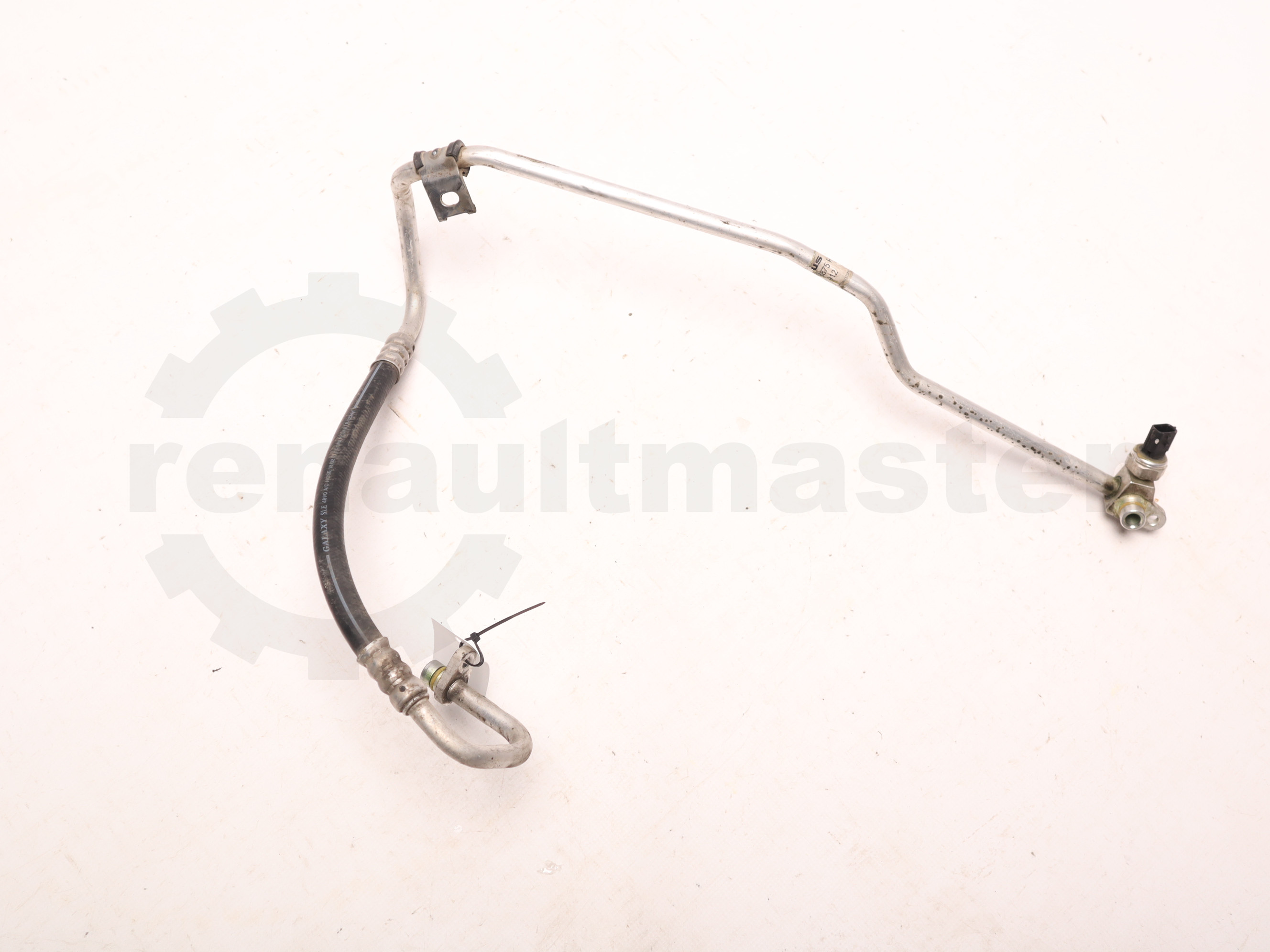 Трубка кондиціонера від компресора до радіатора Renault Trafic (Opel Vivaro, Nissan NV300) 2014 -, 924903875R Б/В