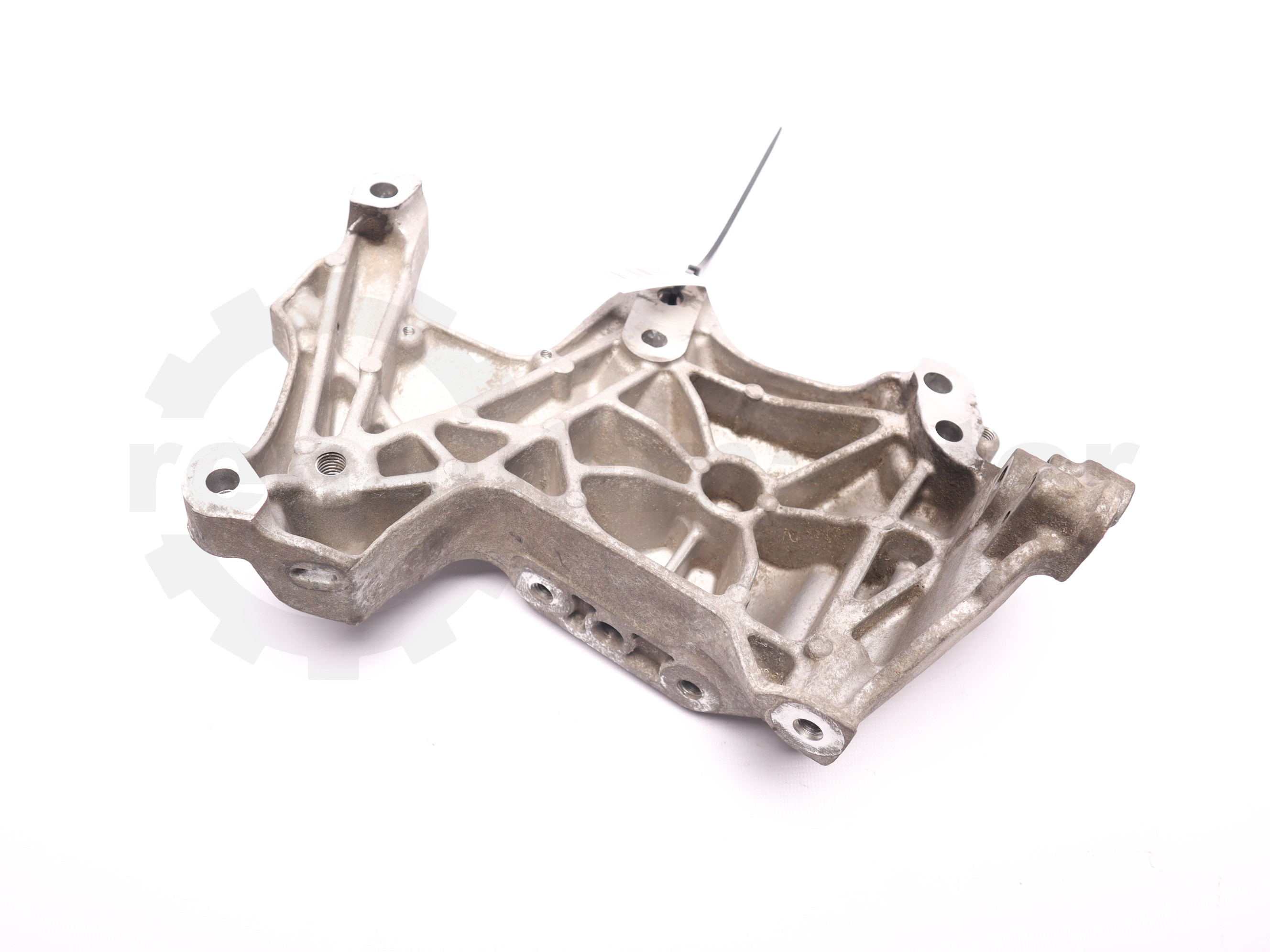 Кронштейн кріплення двигуна правий Renault Trafic (Opel Vivaro, Nissan NV300) 2014 -, 112313054R Б/В