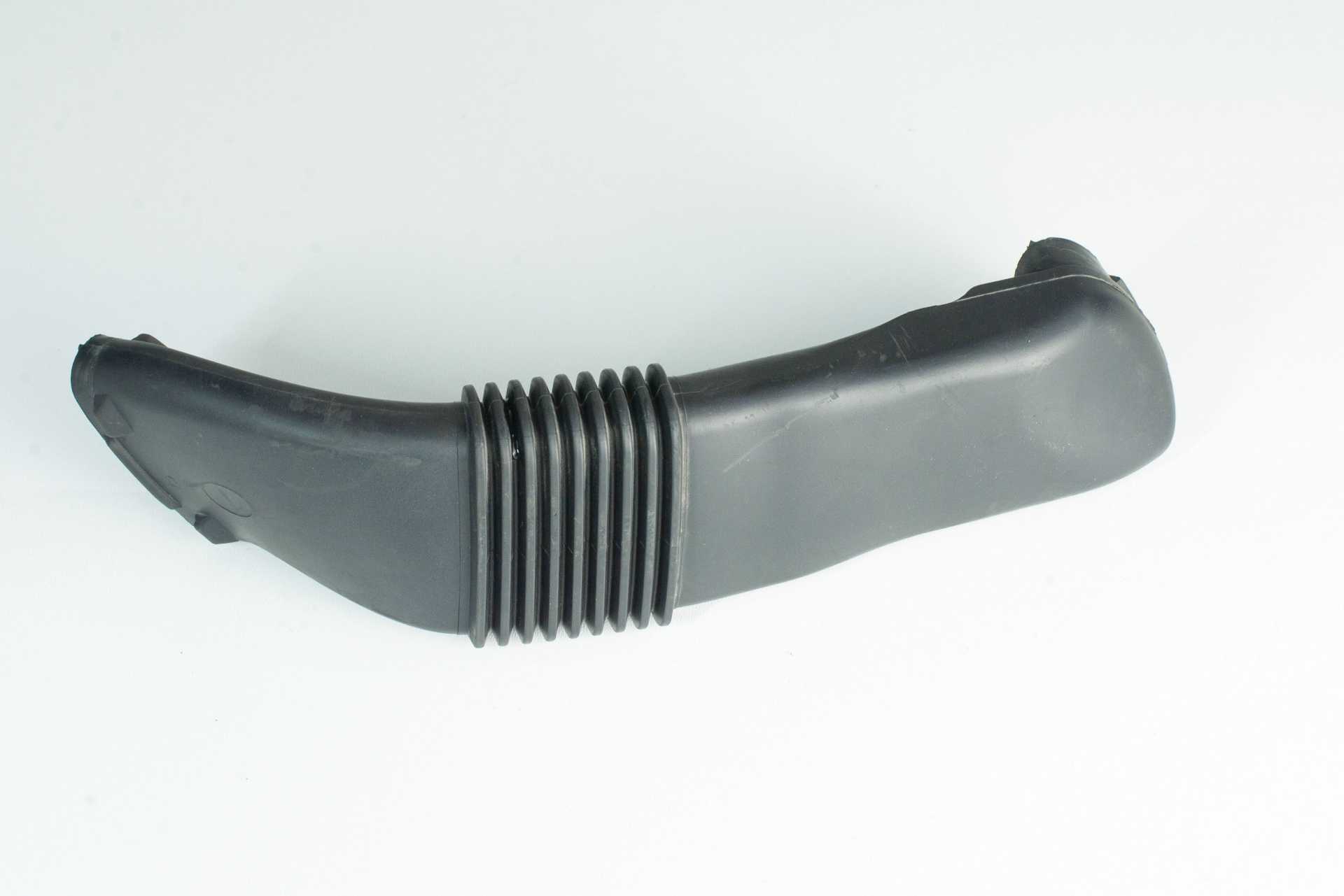 Патрубок вентиляції Renault Trafic (Opel Vivaro, Nissan NV300) 2014 -, 244936098R Б/В