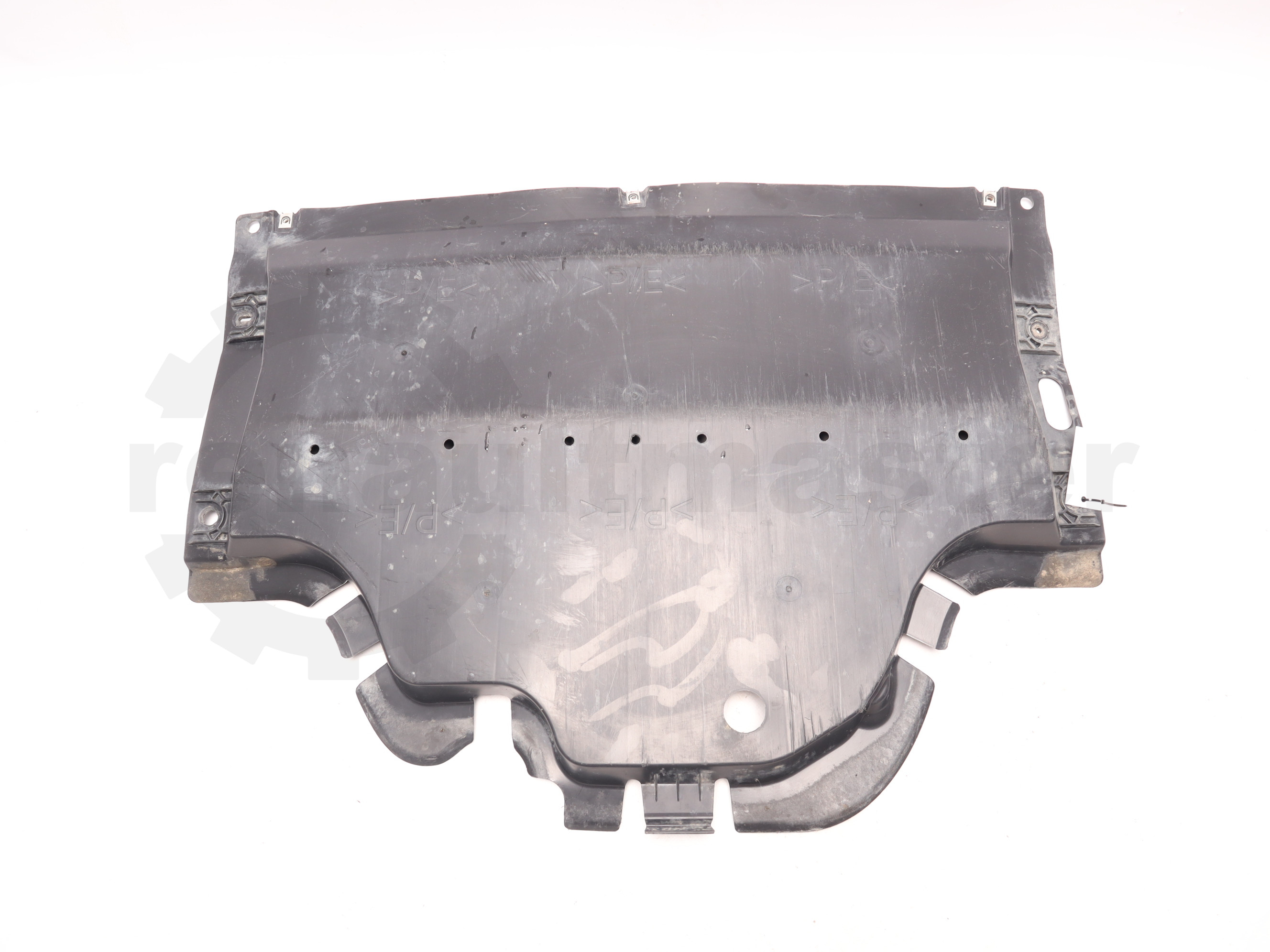 Захист двигуна пластиковий нижній Renault Trafic (Opel Vivaro, Nissan NV300) 2014 -, 758901007R Б/В