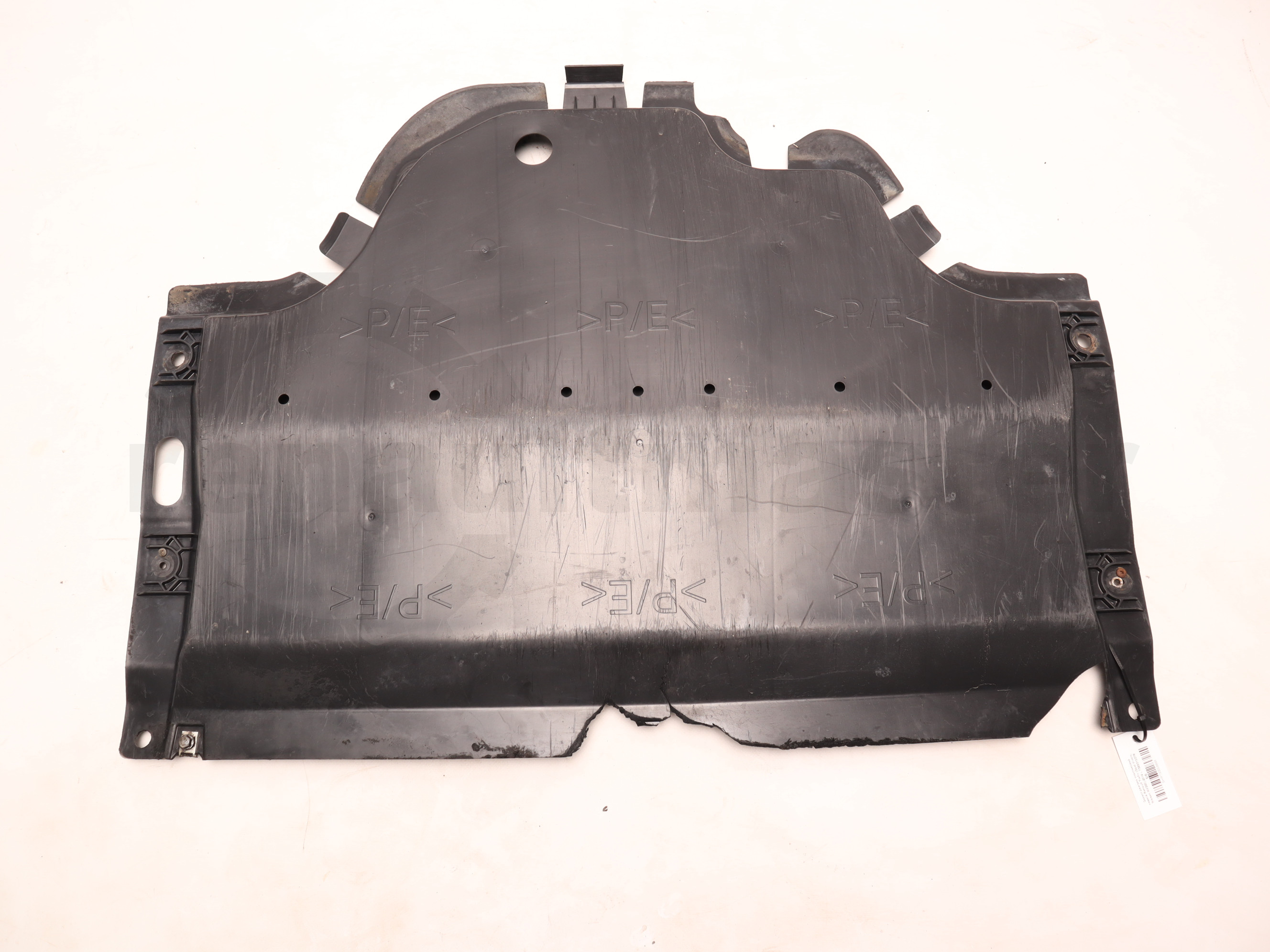 Захист двигуна пластиковий нижній Renault Trafic (Opel Vivaro, Nissan NV300) 2014 -, 758901007R Б/В