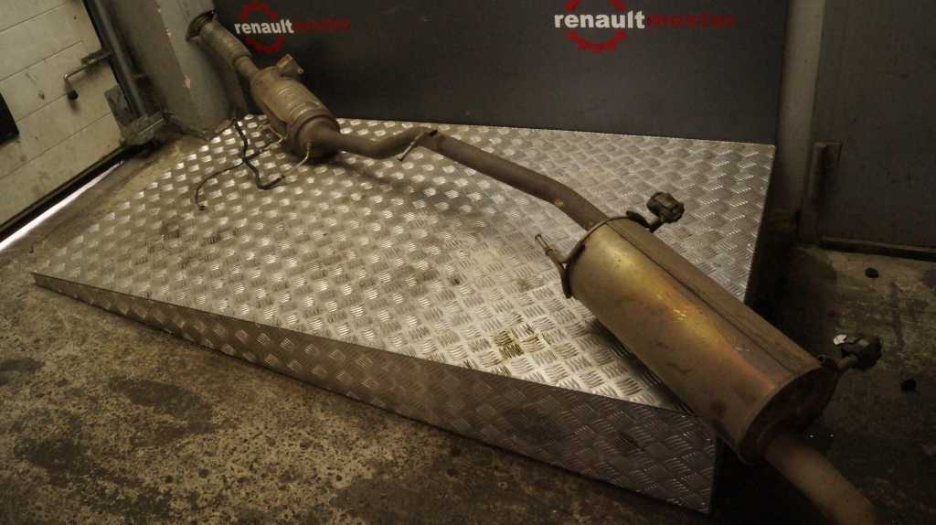 Глушник Renault Trafic (Opel Vivaro, Nissan NV300) 2014 -, 200107729R Б/В