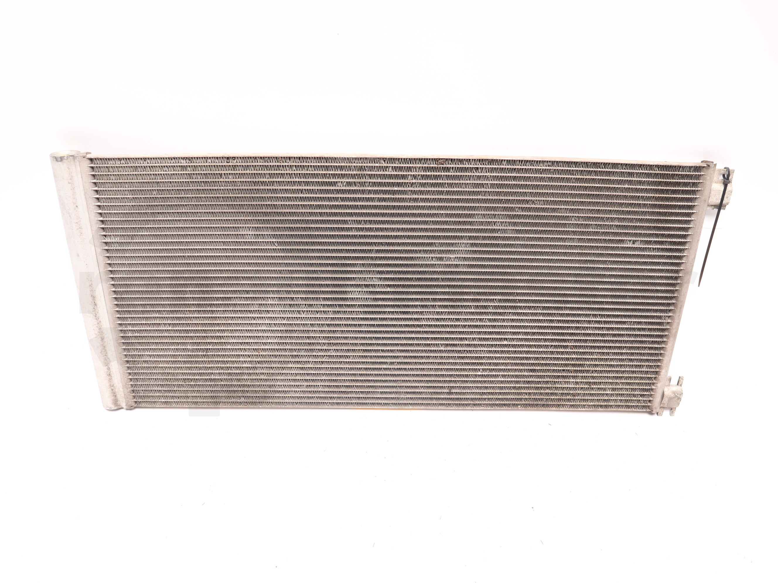Радіатор кондиціонера Renault Trafic (Opel Vivaro, Nissan NV300) 2014 -, 921008178R Б/В