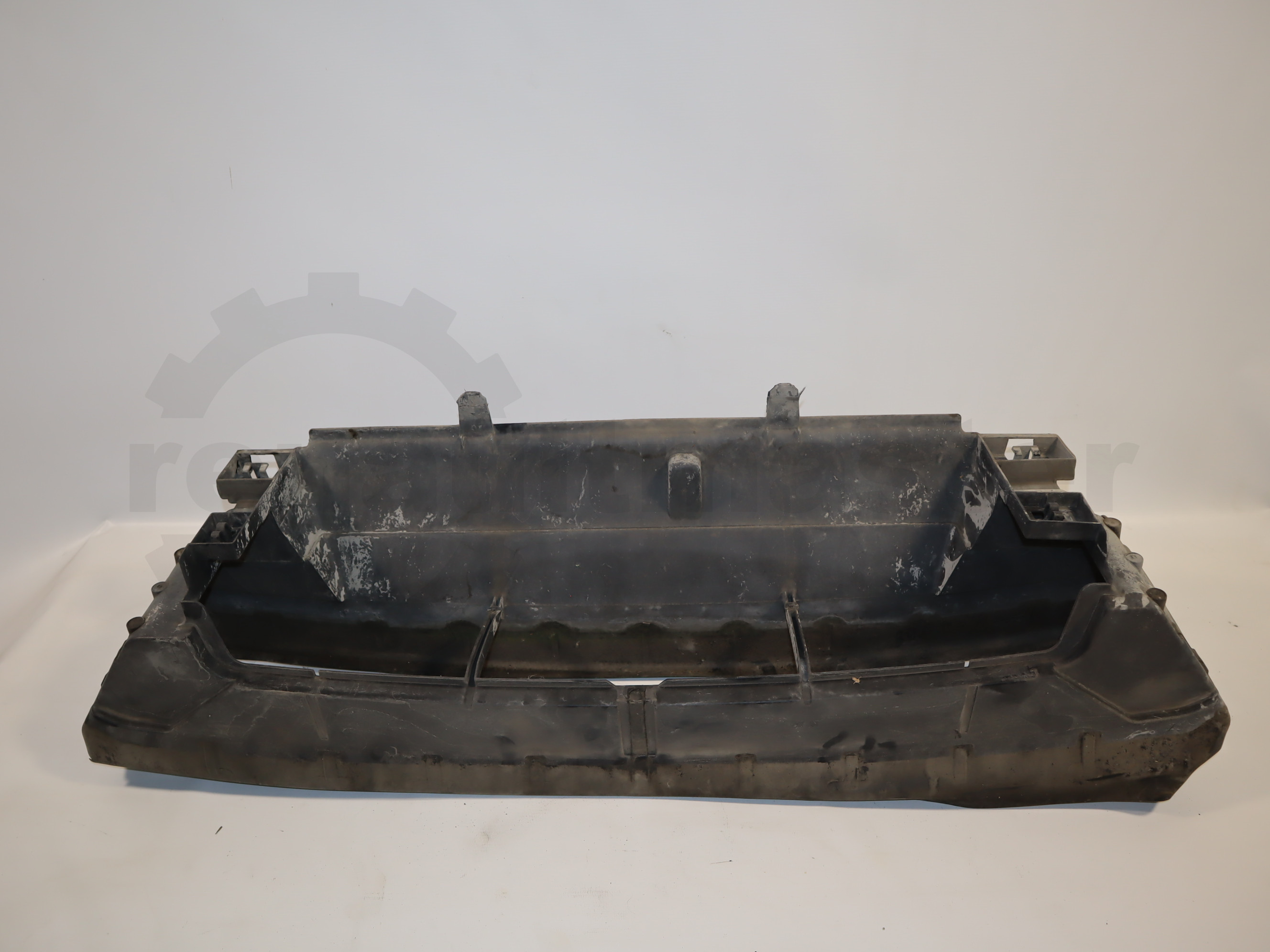 Забірник повітря (дифузор радіатора)  Renault Trafic (Opel Vivaro, Nissan NV300) 2014 -, 214772888R Б/В