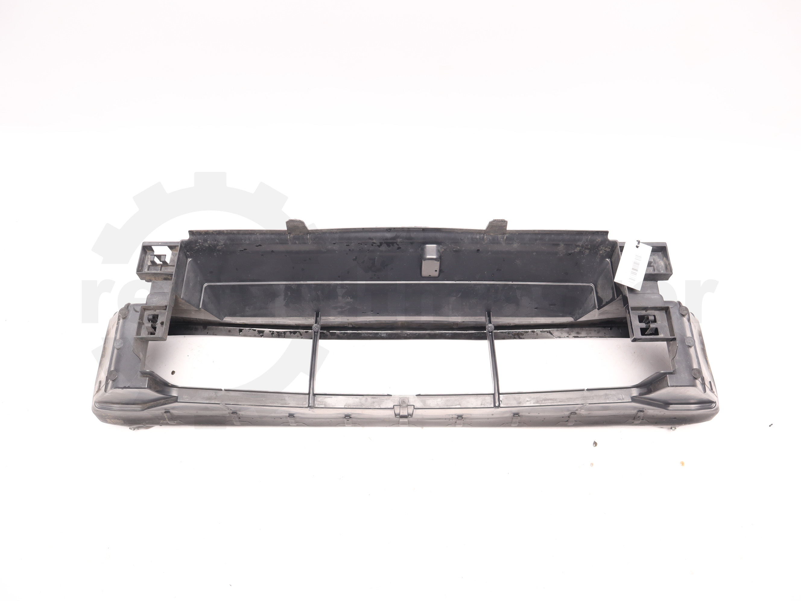 Забірник повітря (дифузор радіатора)  Renault Trafic (Opel Vivaro, Nissan NV300) 2014 -, 214772888R Б/В