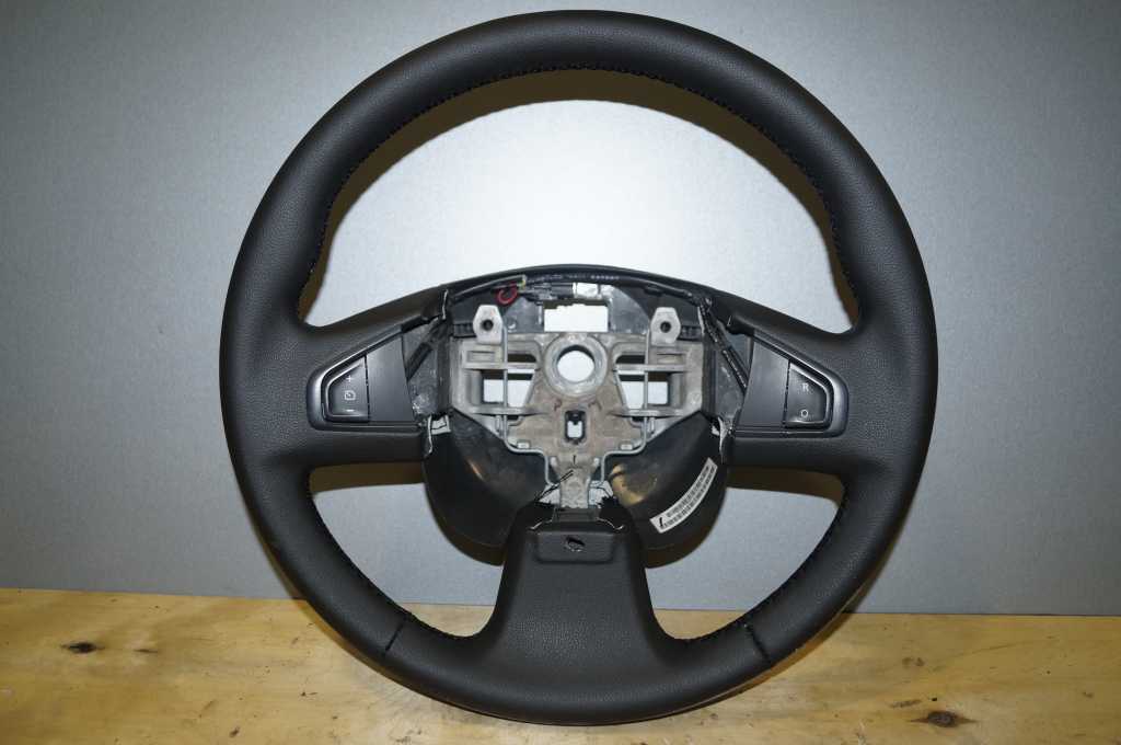 Кермо з управлінням круіз-контролем Renault Master (Opel Movano, Nissan NV400) 2010 -, 484300032R Б/В