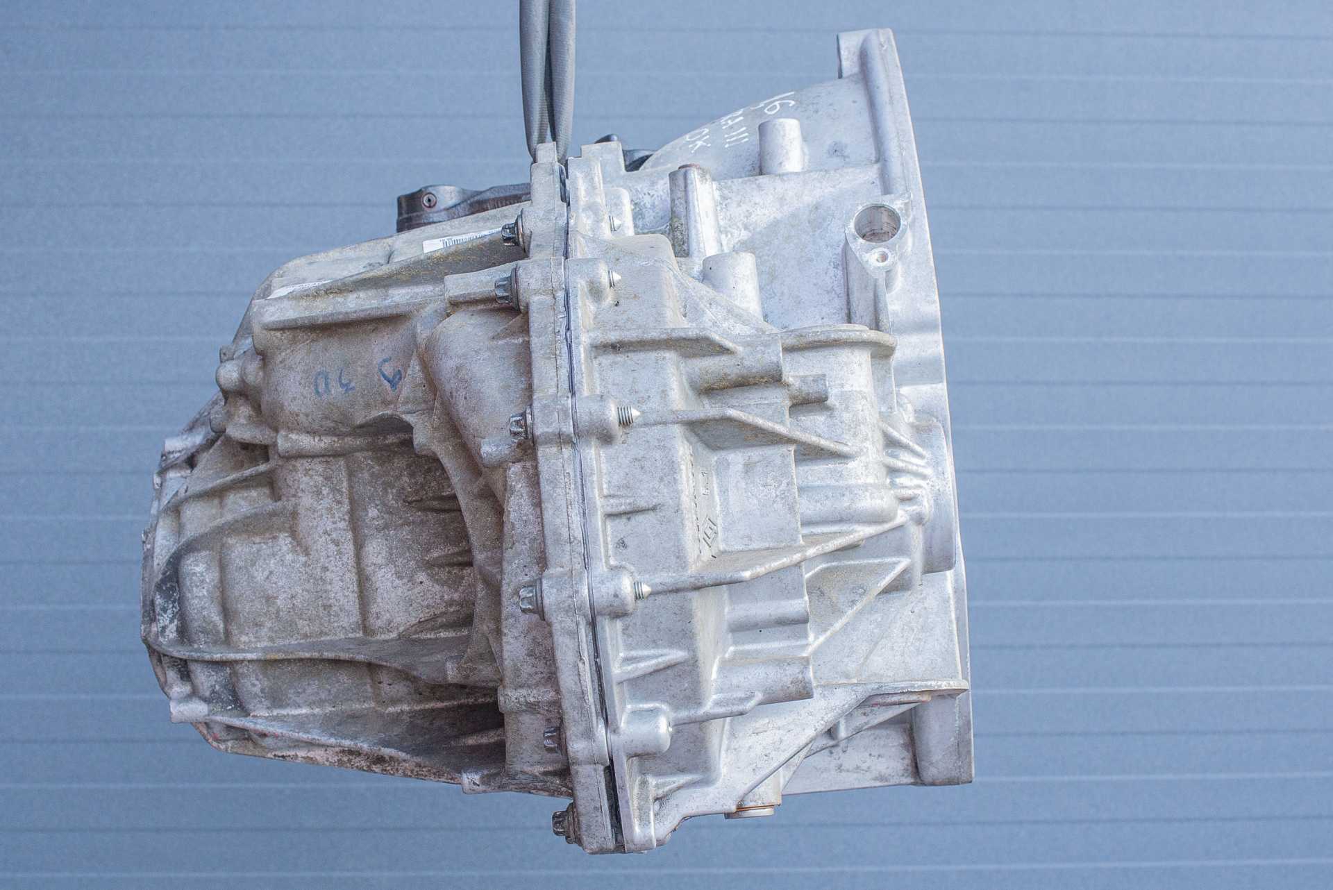 Коробка перемикання передач (КПП) Renault Trafic (Opel Vivaro, Nissan NV300) 2014 -, 304013792R Б/В
