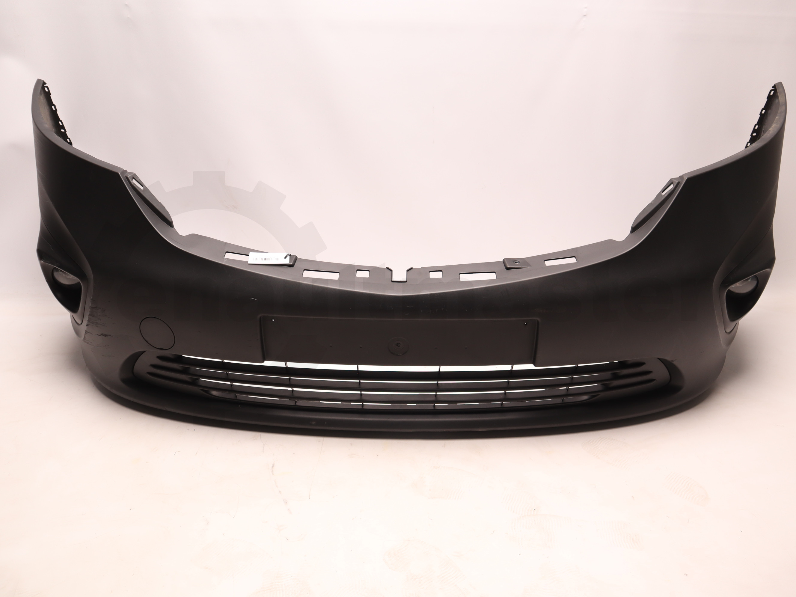 Бампер передній з протитуманками Opel Vivaro 2014->, - 620228716R Б/В