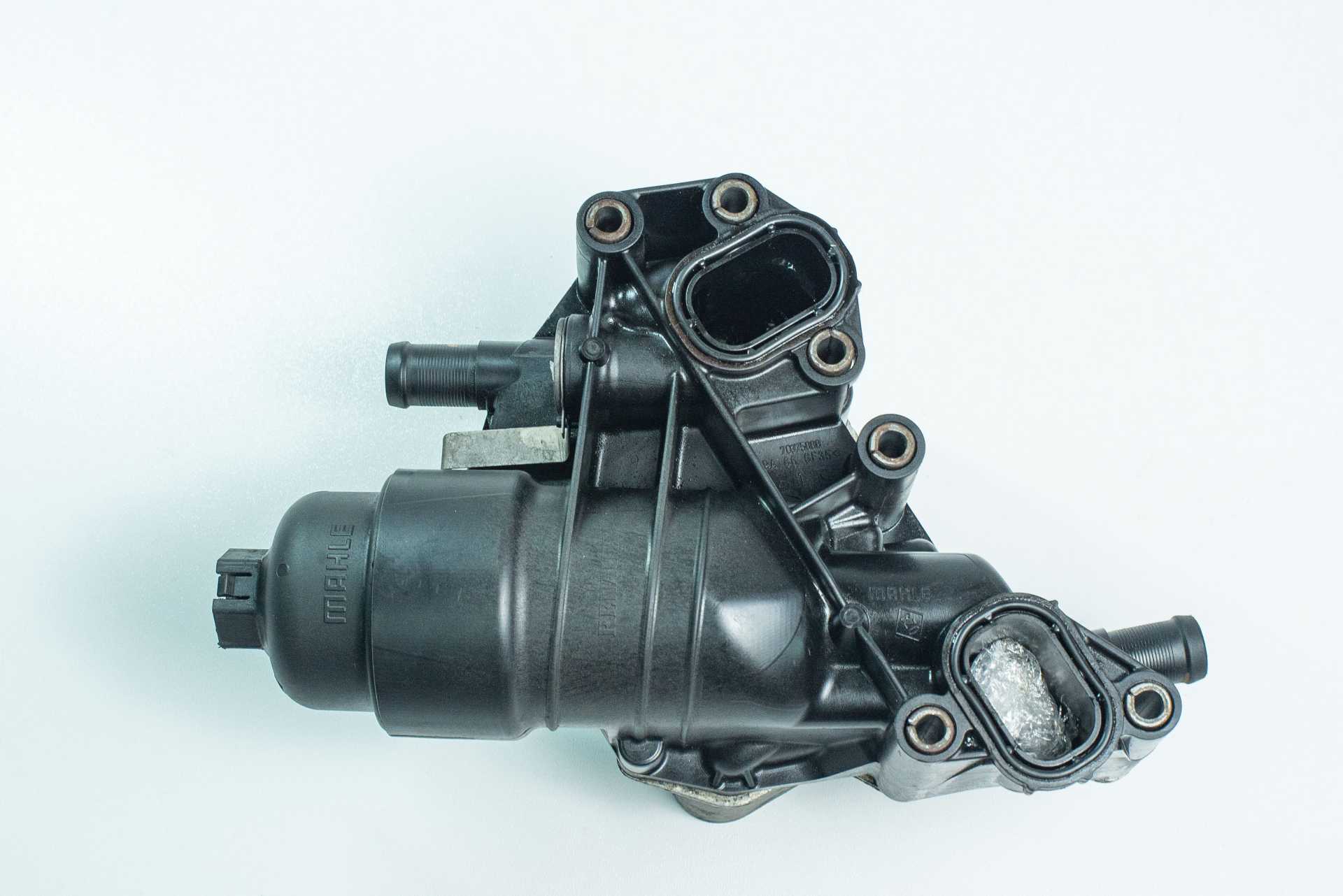Корпус масляного фільтра з охолоджувачем Renault Trafic (Opel Vivaro, Nissan NV300) 2014 -, 152081926R Б/В