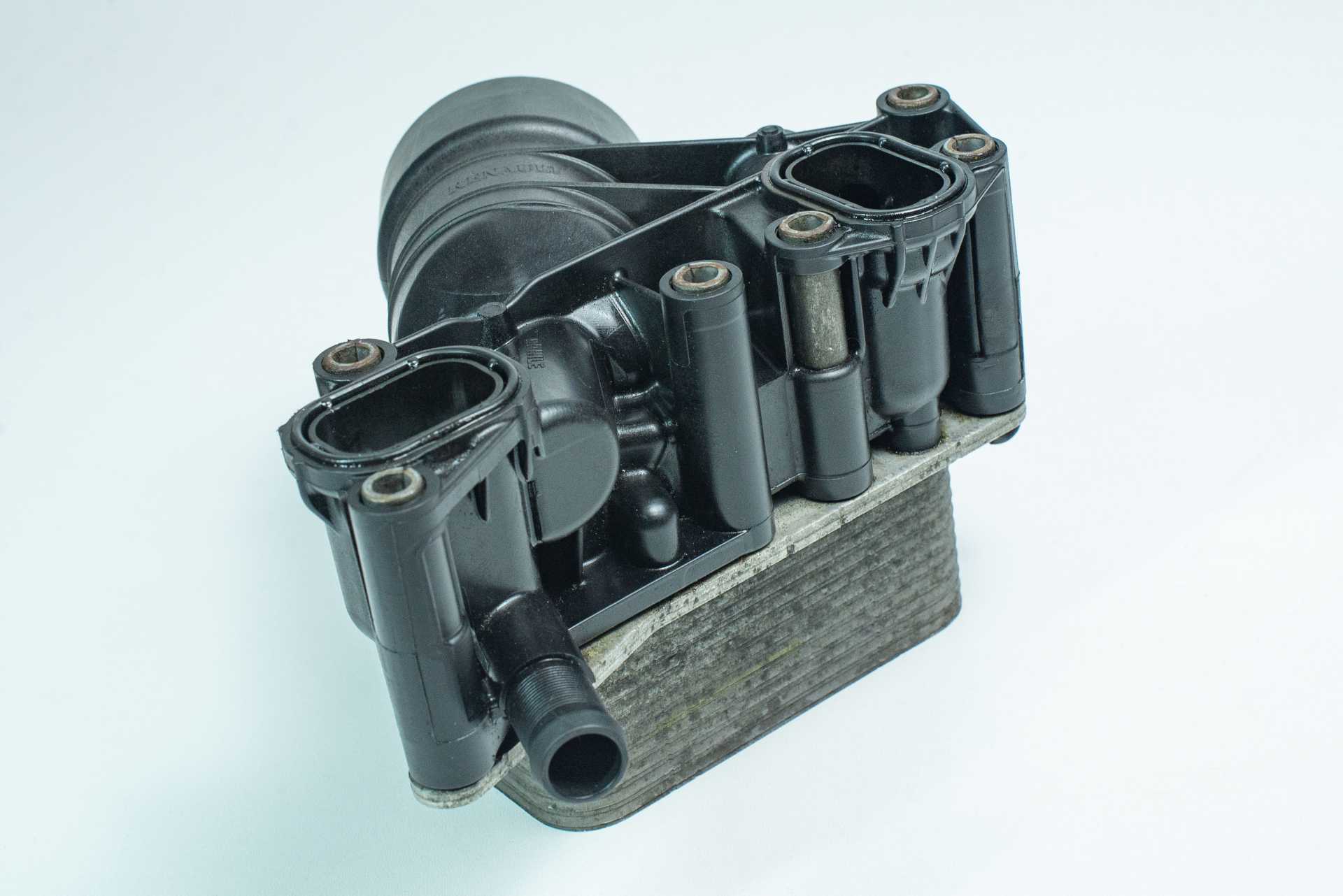 Корпус масляного фільтра з охолоджувачем Renault Trafic (Opel Vivaro, Nissan NV300) 2014 -, 152081926R Б/В