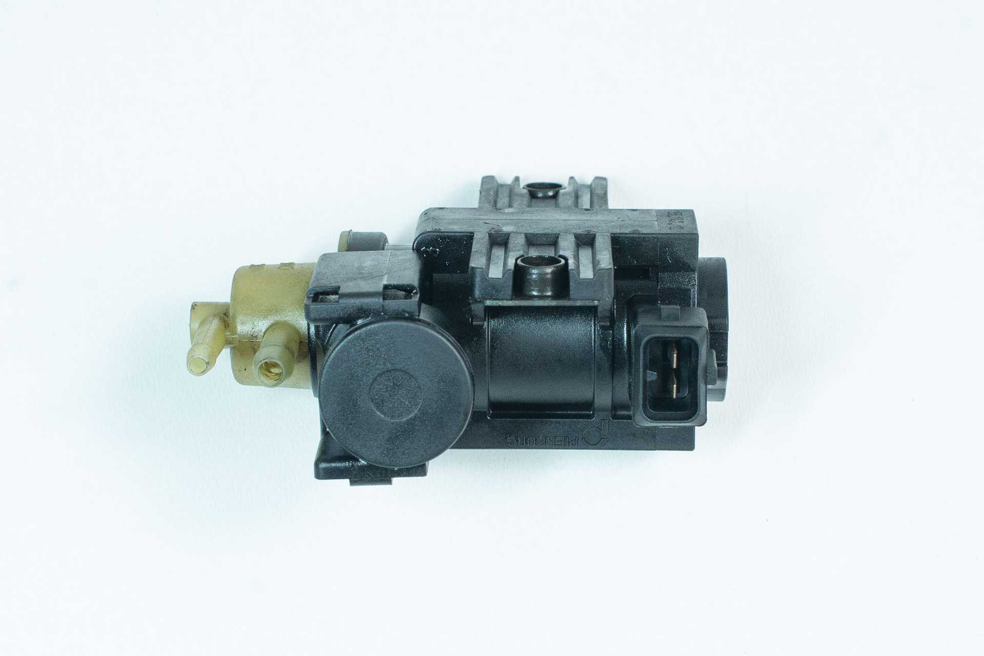 Клапан управління турбіною Renault Master/Trafic (Opel Movano/Vivaro, Nissan NV400/NV300) 2010 -, 8200790180 Б/В
