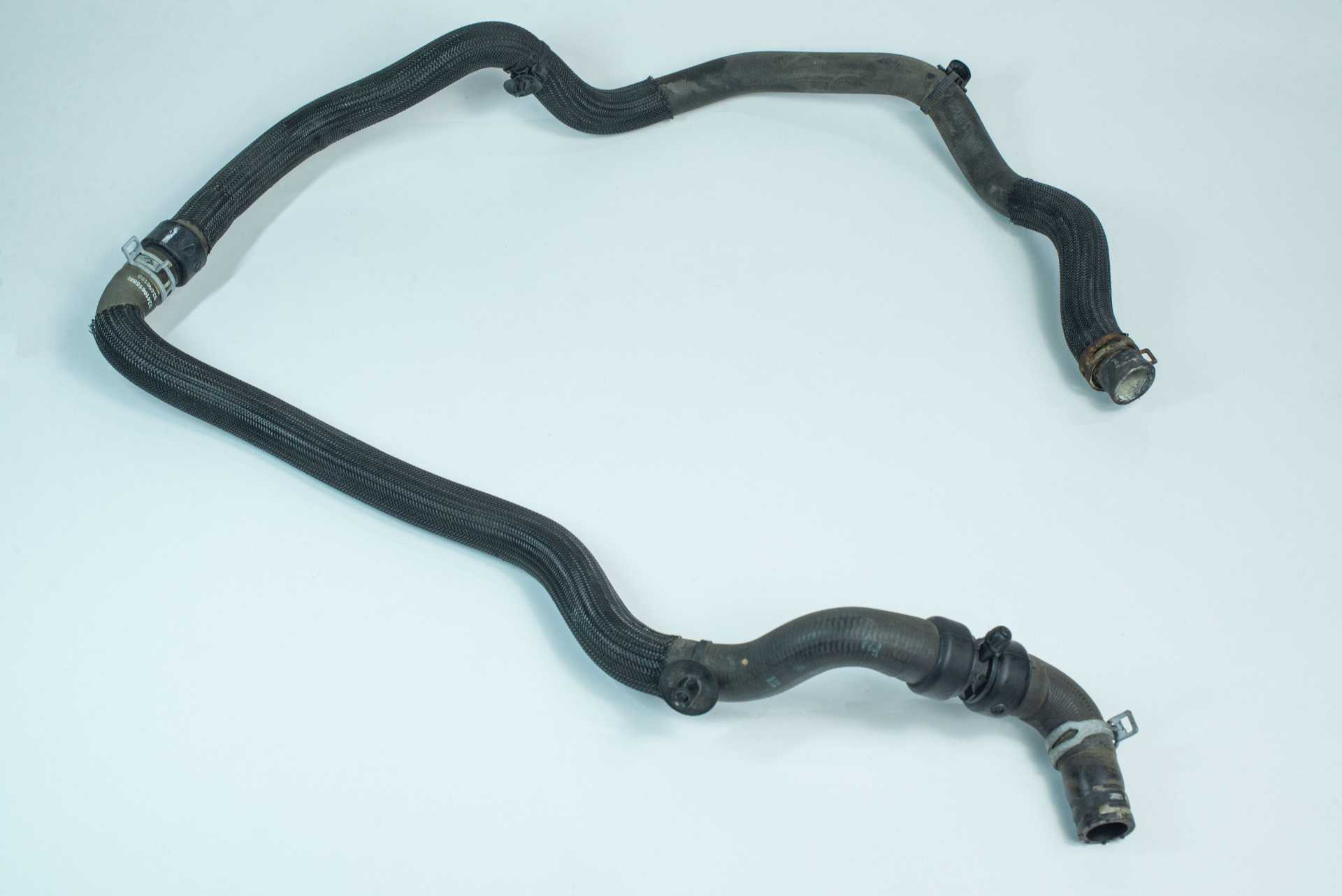 Патрубок системи охолодження Renault Trafic (Opel Vivaro, Nissan NV300) 2014 -, 924106084R Б/В