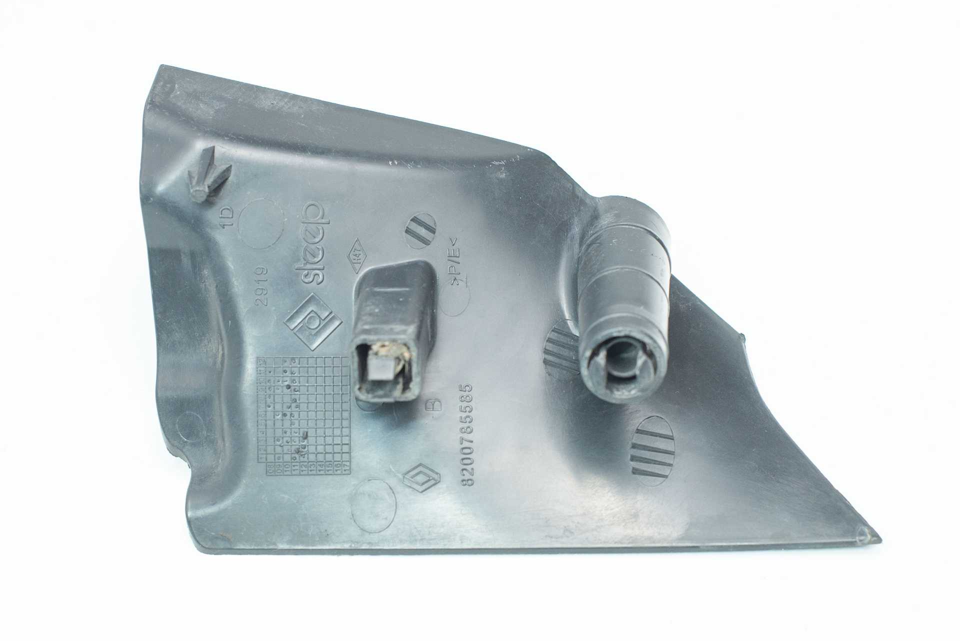 Направляюча повітря в радіатор, права нижня Renault Master (Opel Movano, Nissan NV400) 2010 -, 8200785585 Б/В