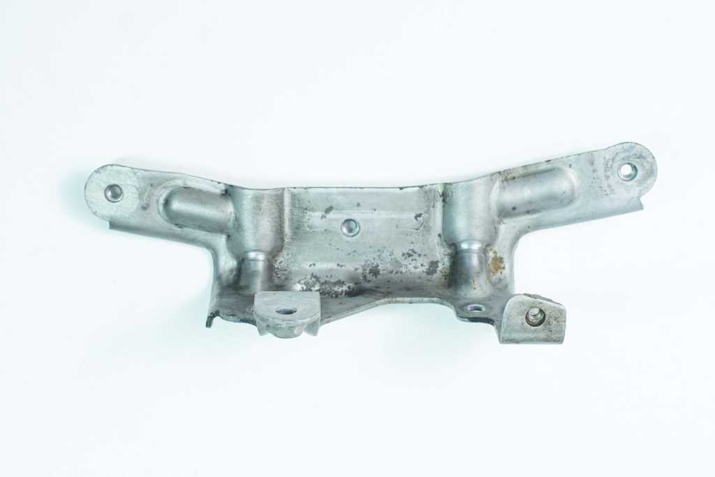 Кронштейн колектора випускного Renault Master (Opel Movano, Nissan NV400) 2010 -, 8200960729 Б/В