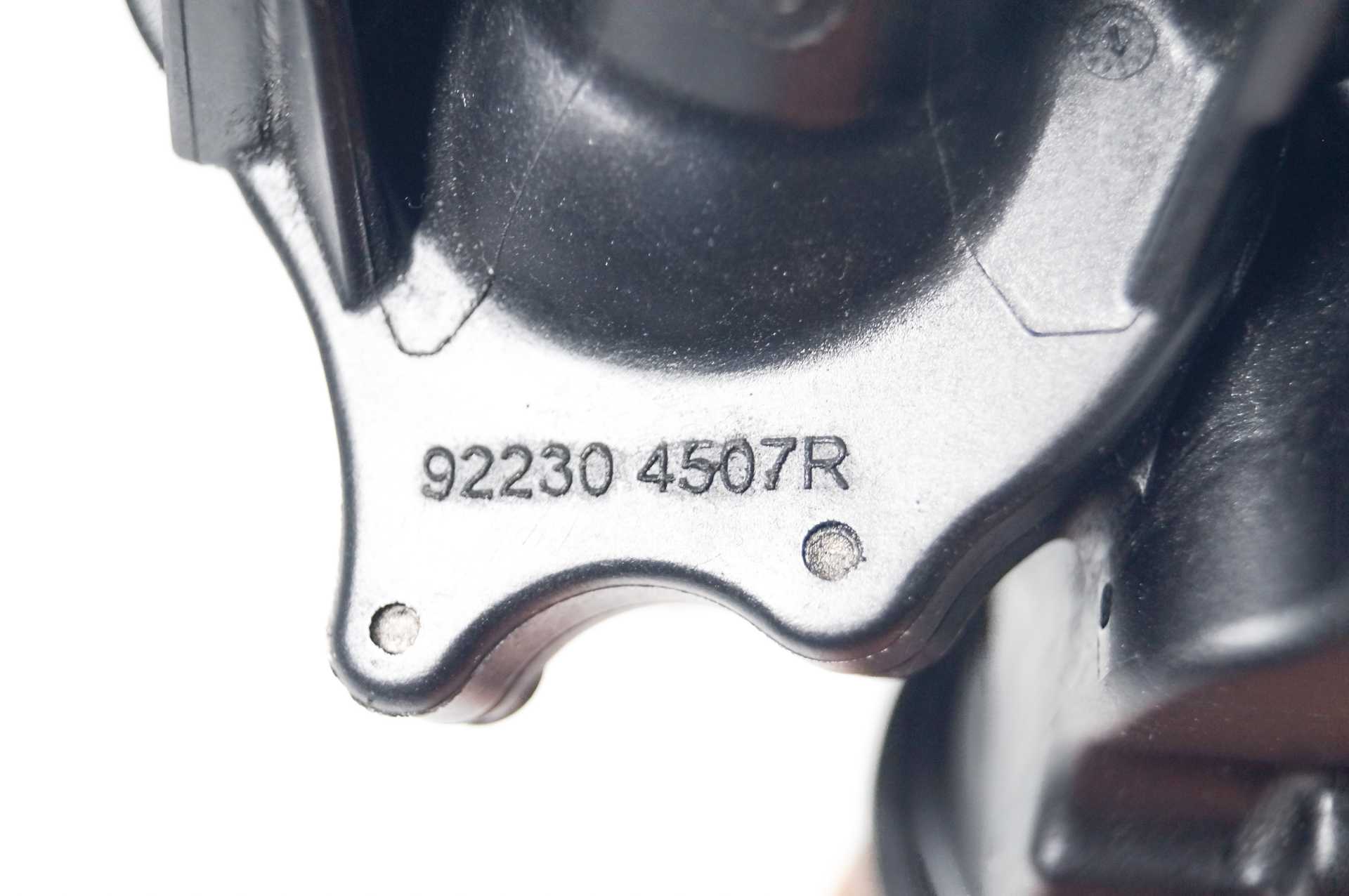 Насос охолоджуючої рідини додатковий Renault Master (Opel Movano, Nissan NV400) 2010 -, 922304507R Б/В