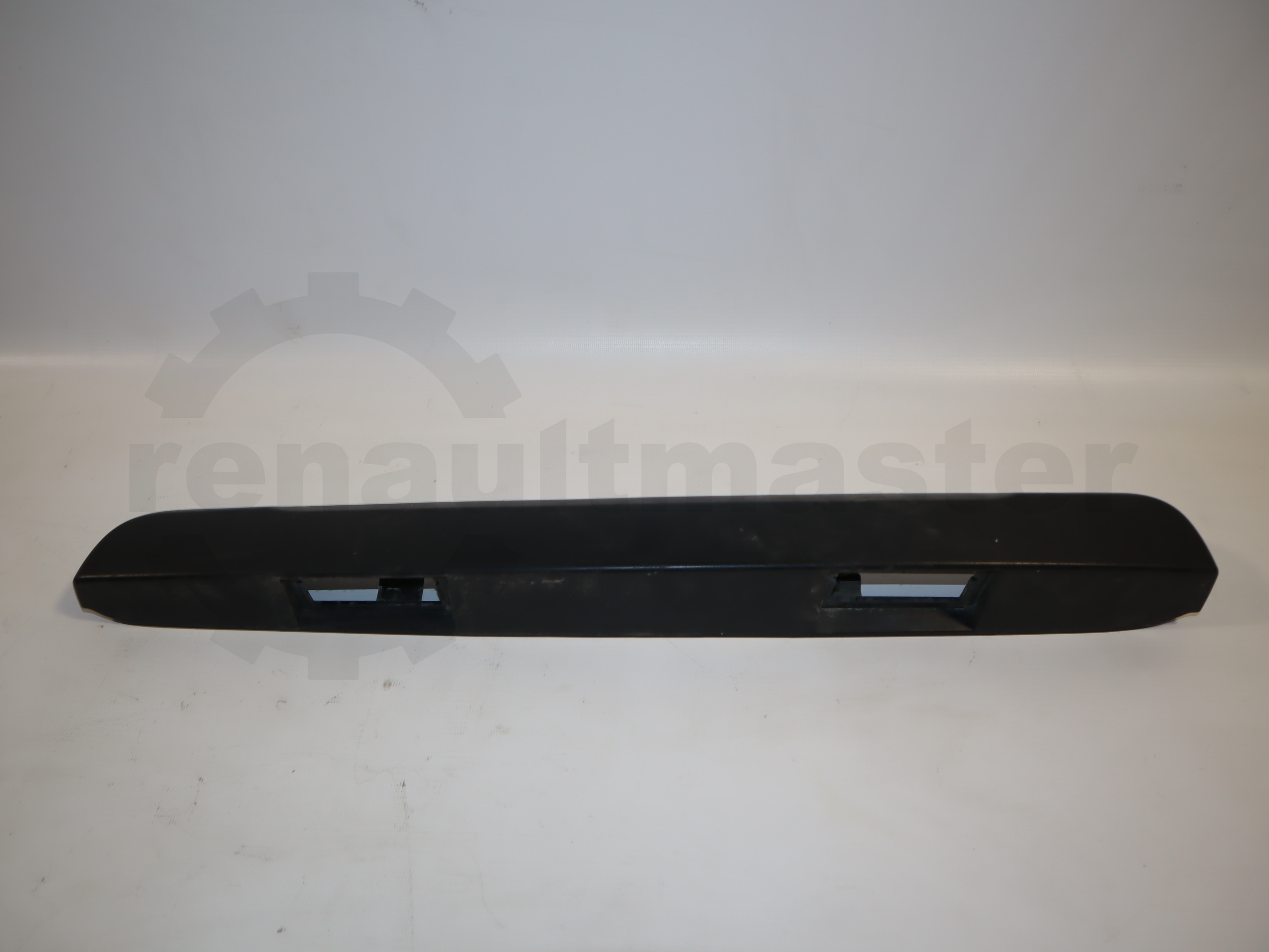 Корпус ліхтарів підсвітки номерного знака (молдинг) Renault Trafic (Opel Vivaro, Nissan NV300) 2014 -, 848105971R Б/В
